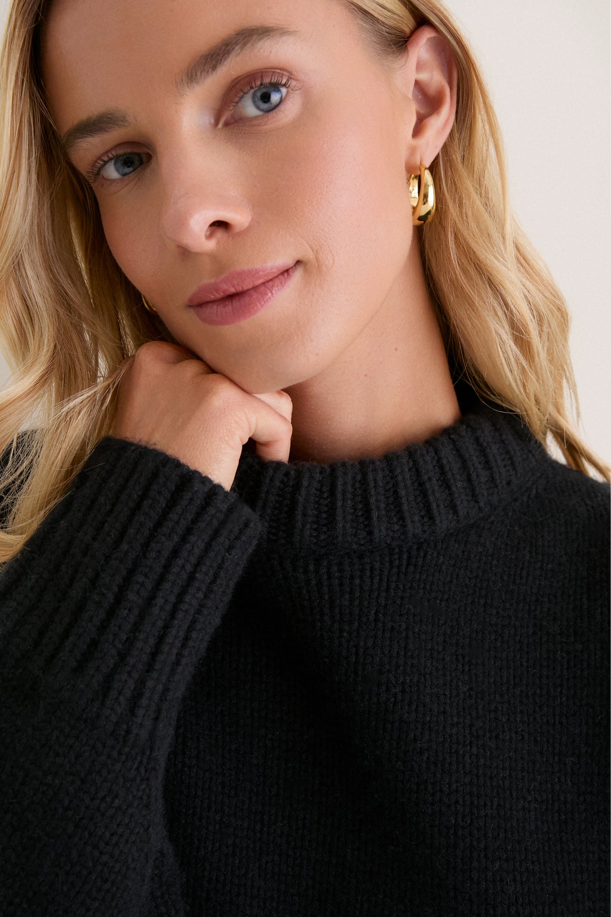 Black Genevieve Cashmere Wool Blend Crewneck Sweater