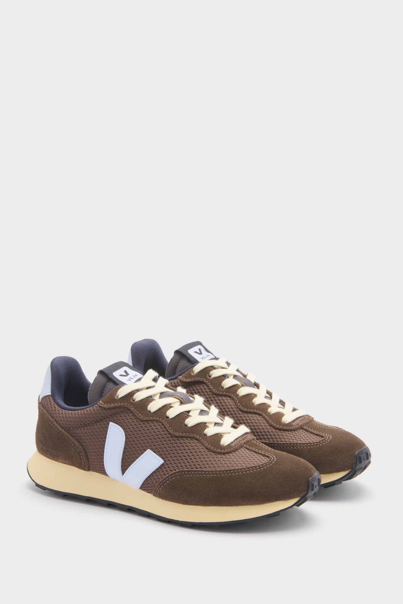 Eagle Swan Rio Branco II Sneakers | VEJA