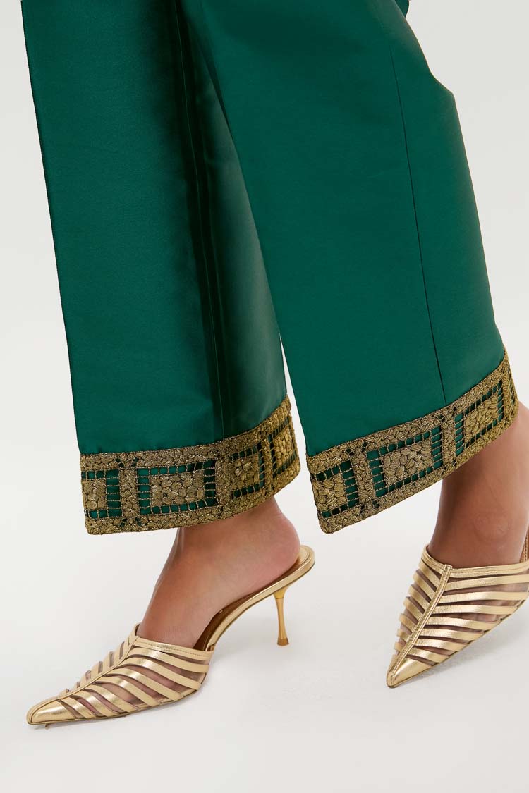 Dressed in DESTREE's green Smart Lace Pants with an embellished hem and gold heeled sandals, this outfit adds a chic twist to classic formal pants.