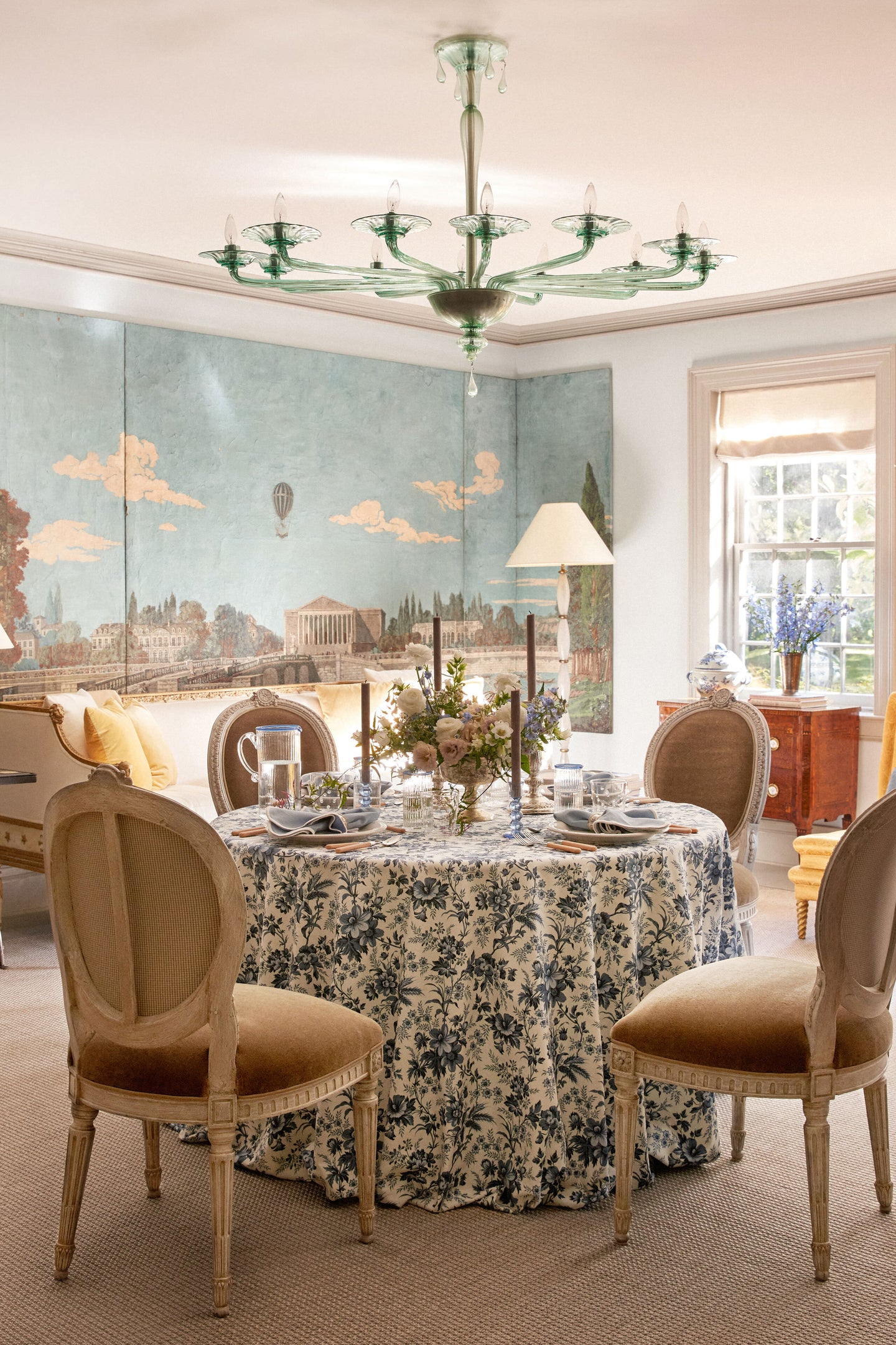 Delft Bloom Tablecloth