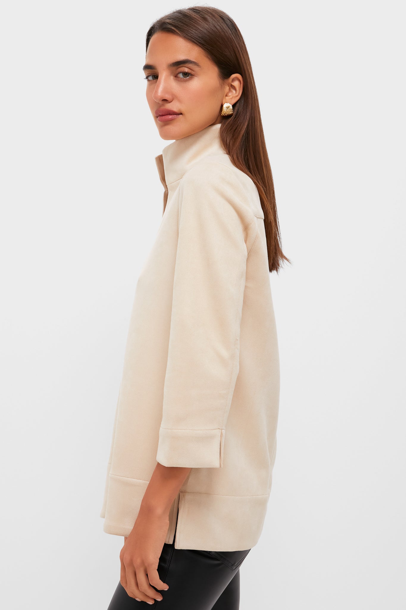 新品 ARTS&SCIENCE Side Tuck Blouse beige Bone Suede Margot Stand Collar Blouse | Tuckernuck