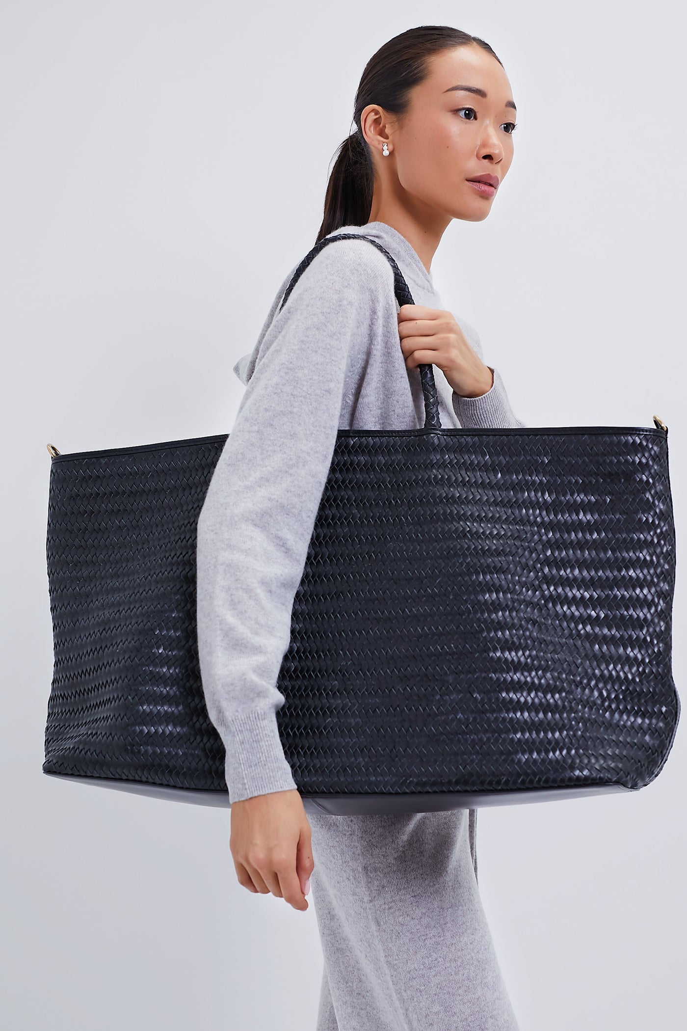 Black Le Traveler