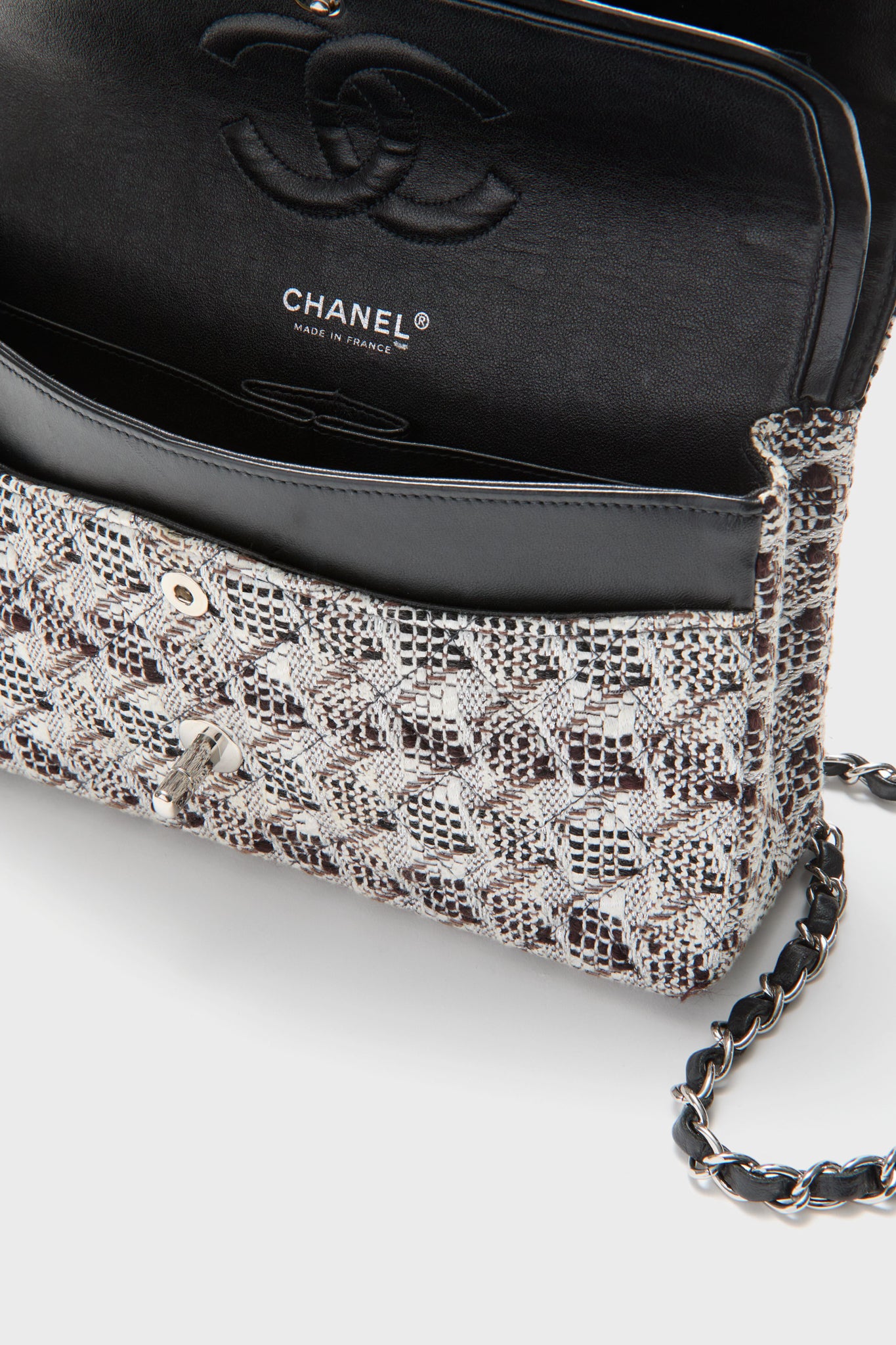 CHANEL Tweed Matelasse Shoulder Bag