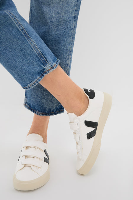 Extra White Black Recife Sneakers VEJA - Main Image