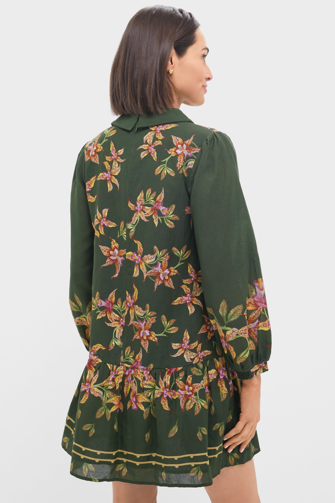 Hunter Lilly Porter Mini Dress, a classic and effortlessly chic piece featuring floral motifs, V-neckline, and a tiered skirt, perfect for fun, high-end occasions.