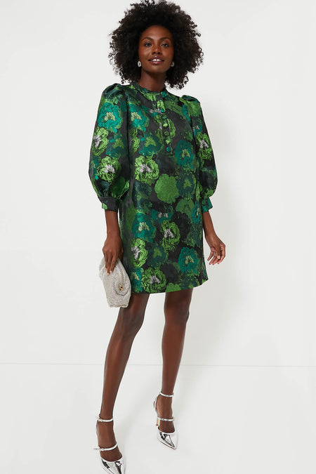 Green Christmas Dress Outfit Inspiration: 20+ Festive Looks to Shine This Holiday Season - Infospy Green Christmas Dress Outfit Inspiration: 20+ Festive Looks to Shine This Holiday Season - Infospy
