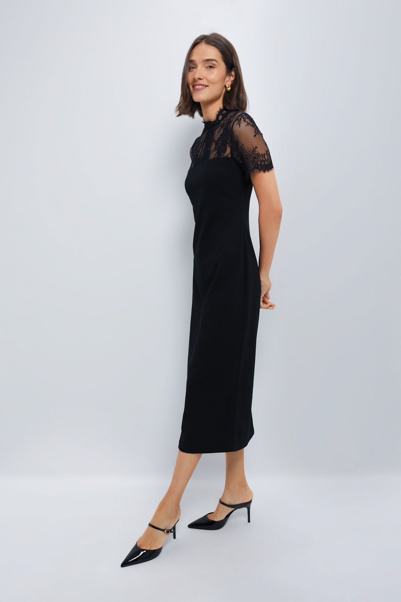 black lace midi dress Fine self-portrait-US The fitted bodice provides good support for the neckline and short sleeves Fit & Flare Lined Laced