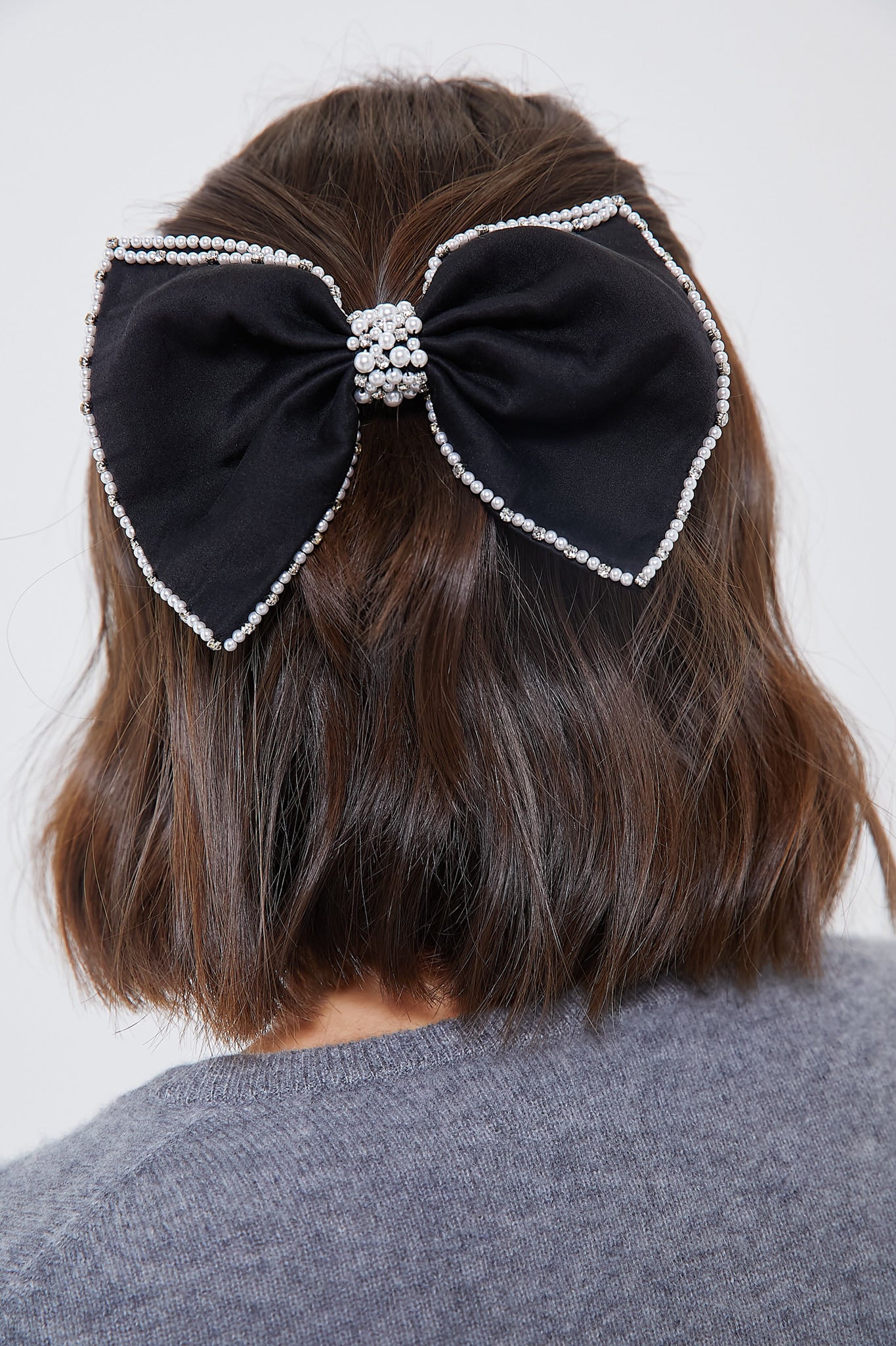 Black Sutton Bow