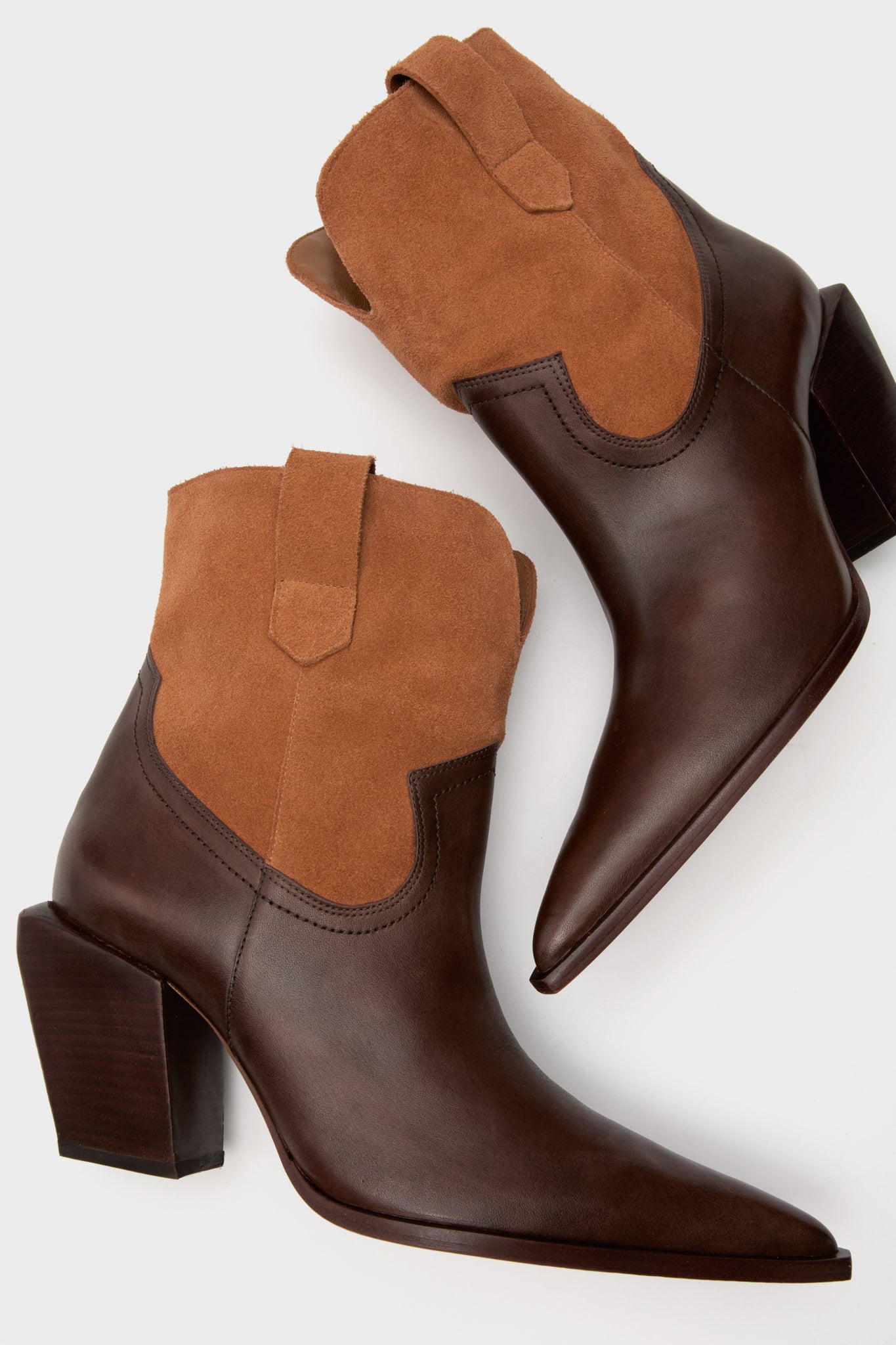 Seal Brown Memphis Boots: Classic two-tone ankle boots with a pointed toe, stacked block heel, and pull tabs, blending smooth leather and suede for an effortless, high-end style.