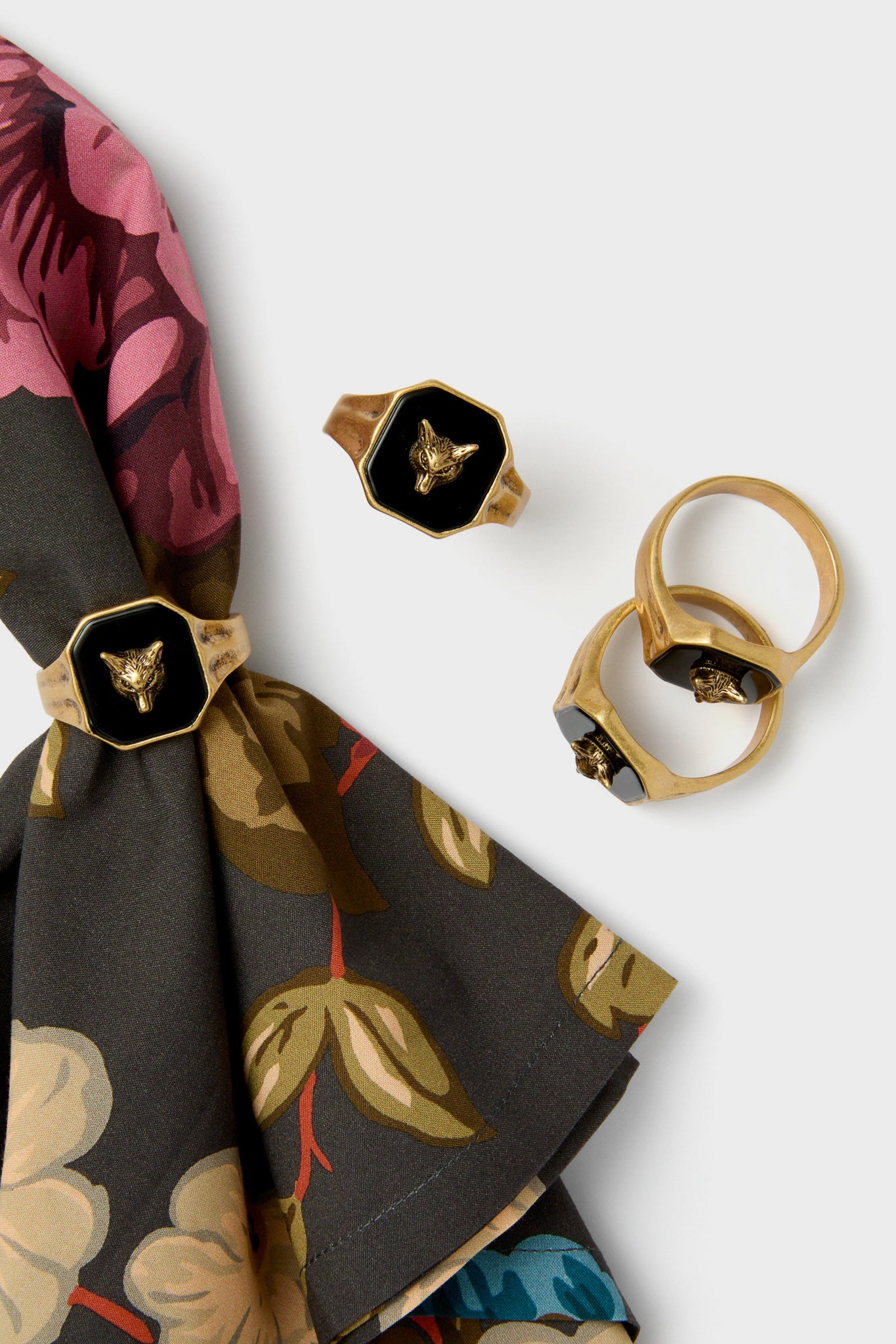 Foxhead Signet Napkin Rings Set of 4