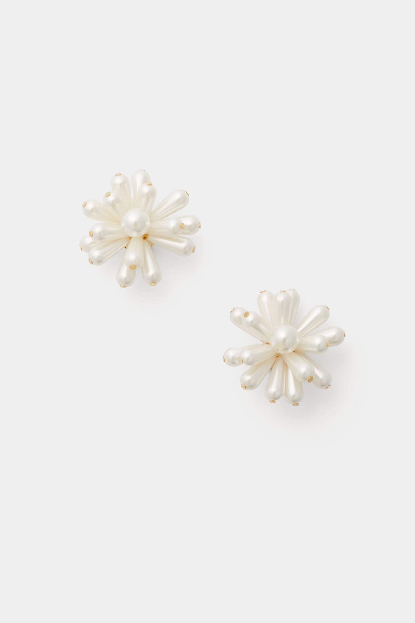 Pearl Jules Earring