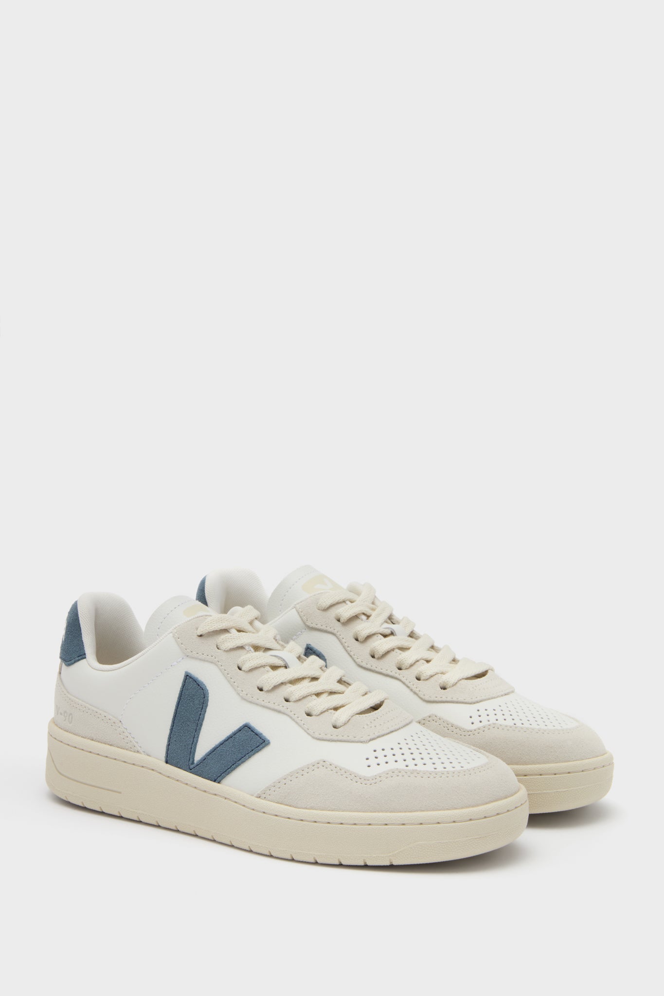 Extra White California V-90 Sneakers