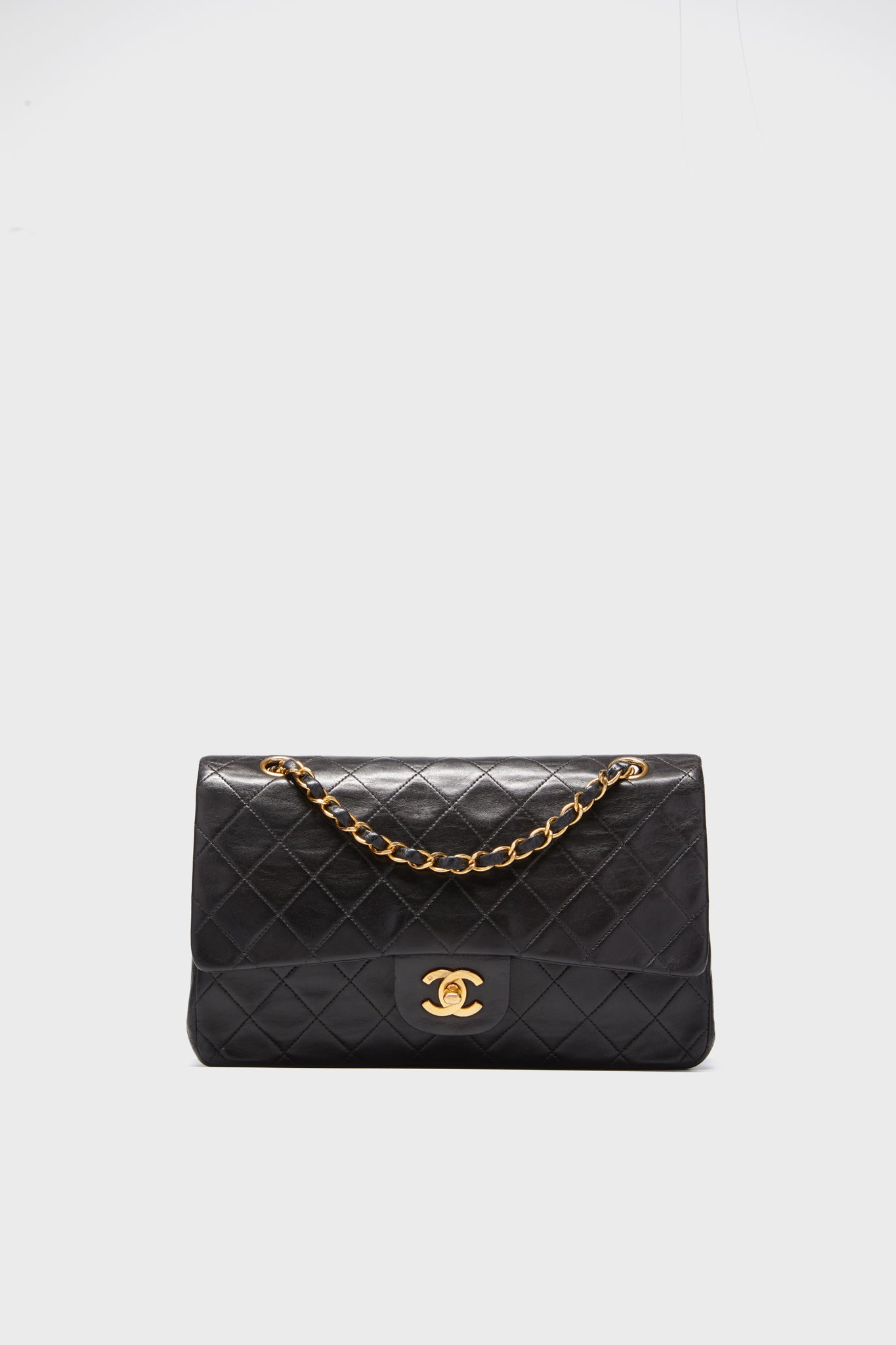 CHANEL NO22 ノベルティ付き CHANEL Black Lambskin Medium Vintage Classic Double Flap Shoulder