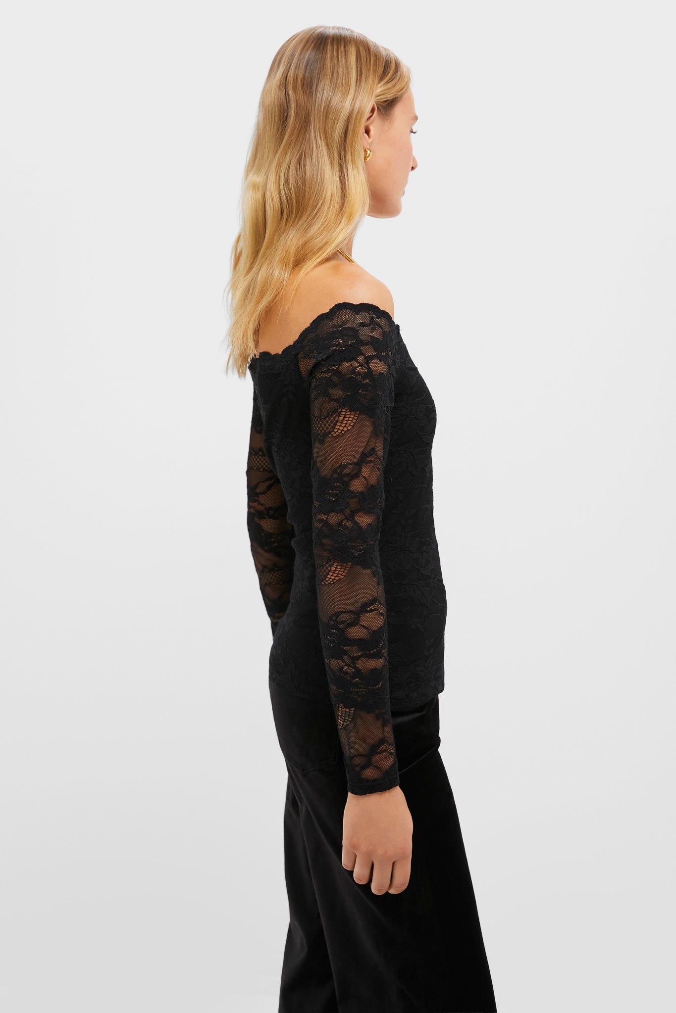 Black Lace Off the Shoulder Bari Top | Tuckernuck