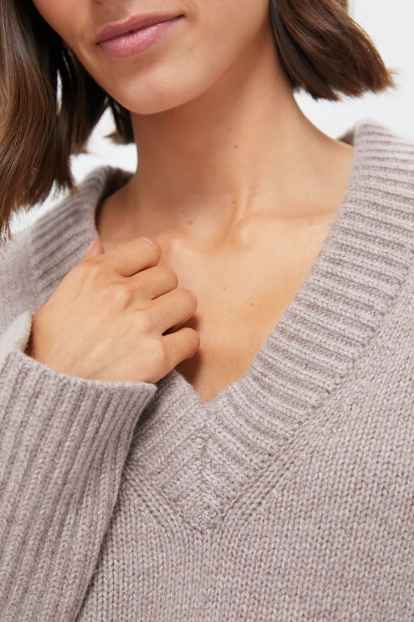 Wheat Rory Cashmere V-Neck Sweater | Tuckernuck