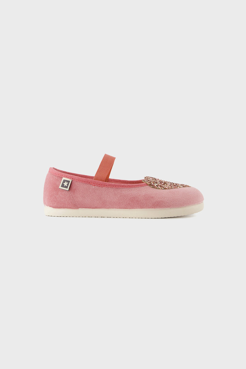 Pink Velvet Mary Jane Flats with glitter heart and elastic strap, offering classic comfort and effortless style for fun, high-end adventures. Ideal for little explorers.