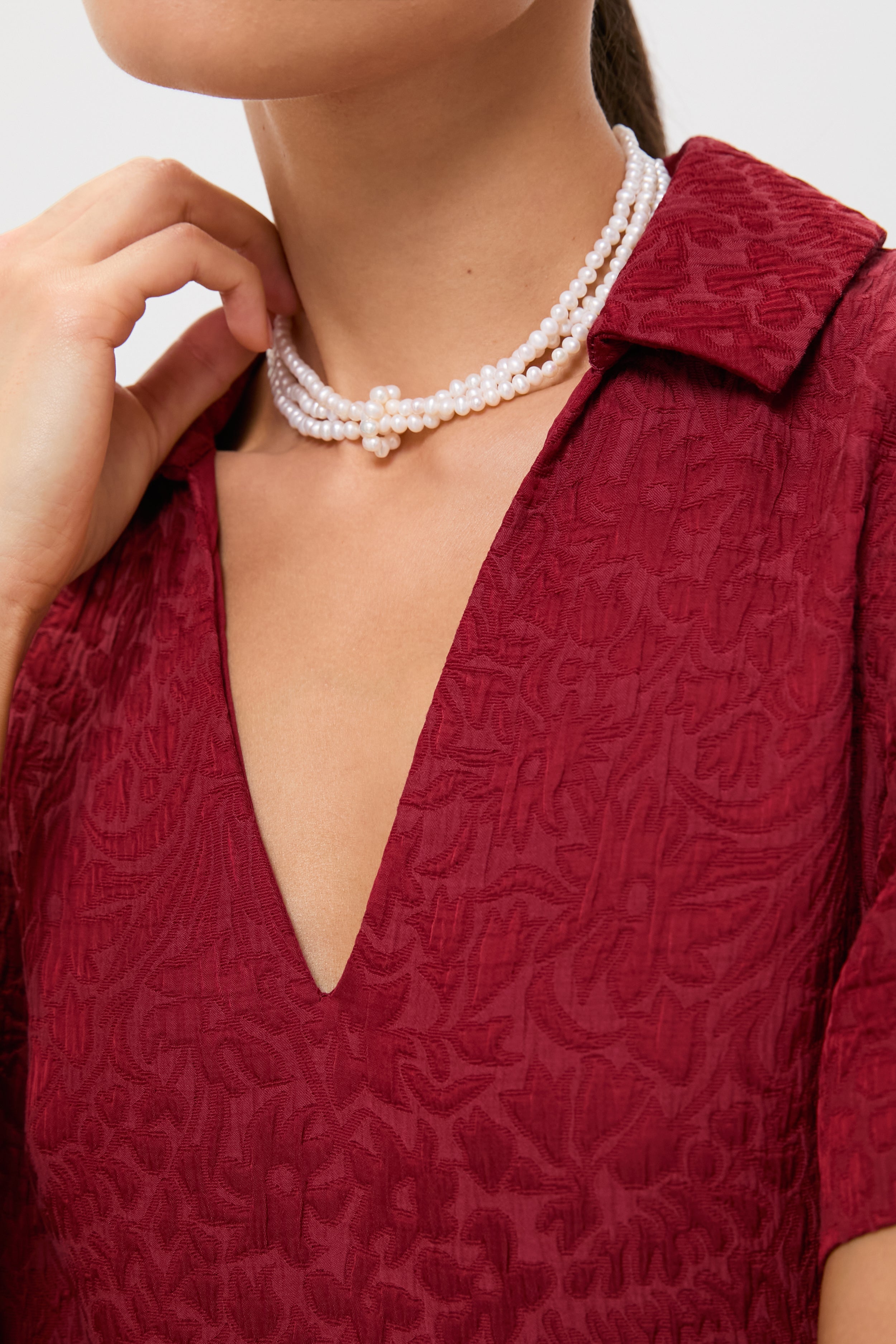 White Freshwater Pearl Dalia Necklace | eliou