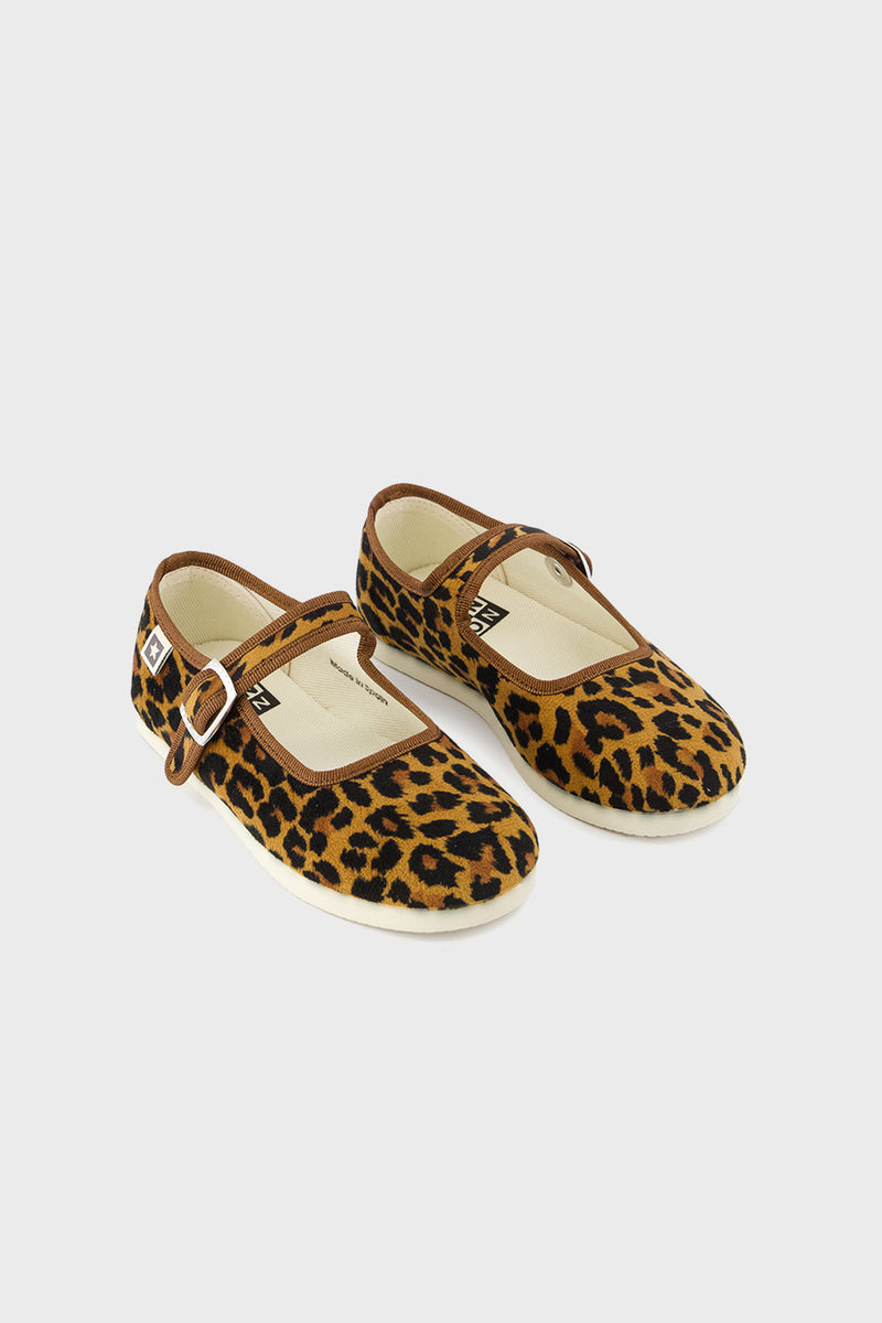 Leopard Mary Jane Flats feature a classic, fun design with adjustable velcro strap, perfect for effortless adventures. High-end style meets practicality for little explorers.