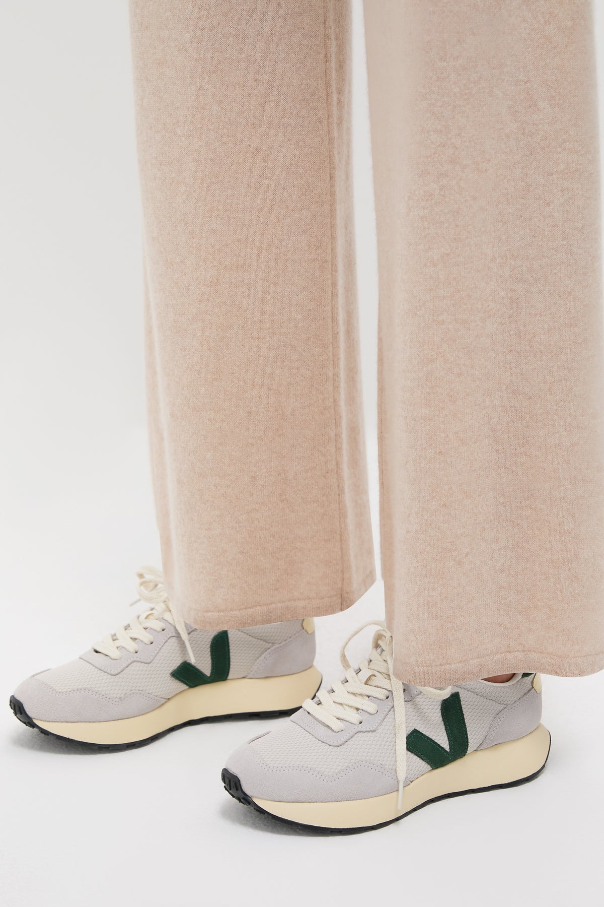 Natural Cyprus Paulistana Sneakers