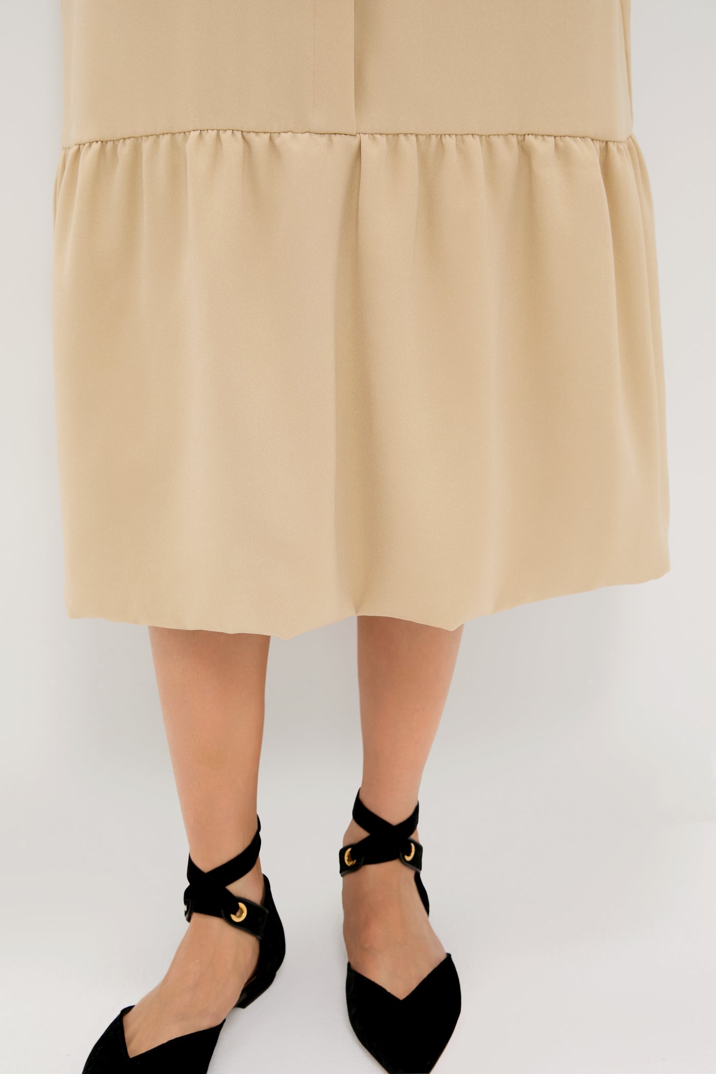 tuckernuck gold dress I absolutely loved wearing this sunshine yellow @tuckernuck dress recently! Yellow is totally one of my favorite colors, and wearing this piece made me feel like a modern-day Jackie Kennedyclassy,