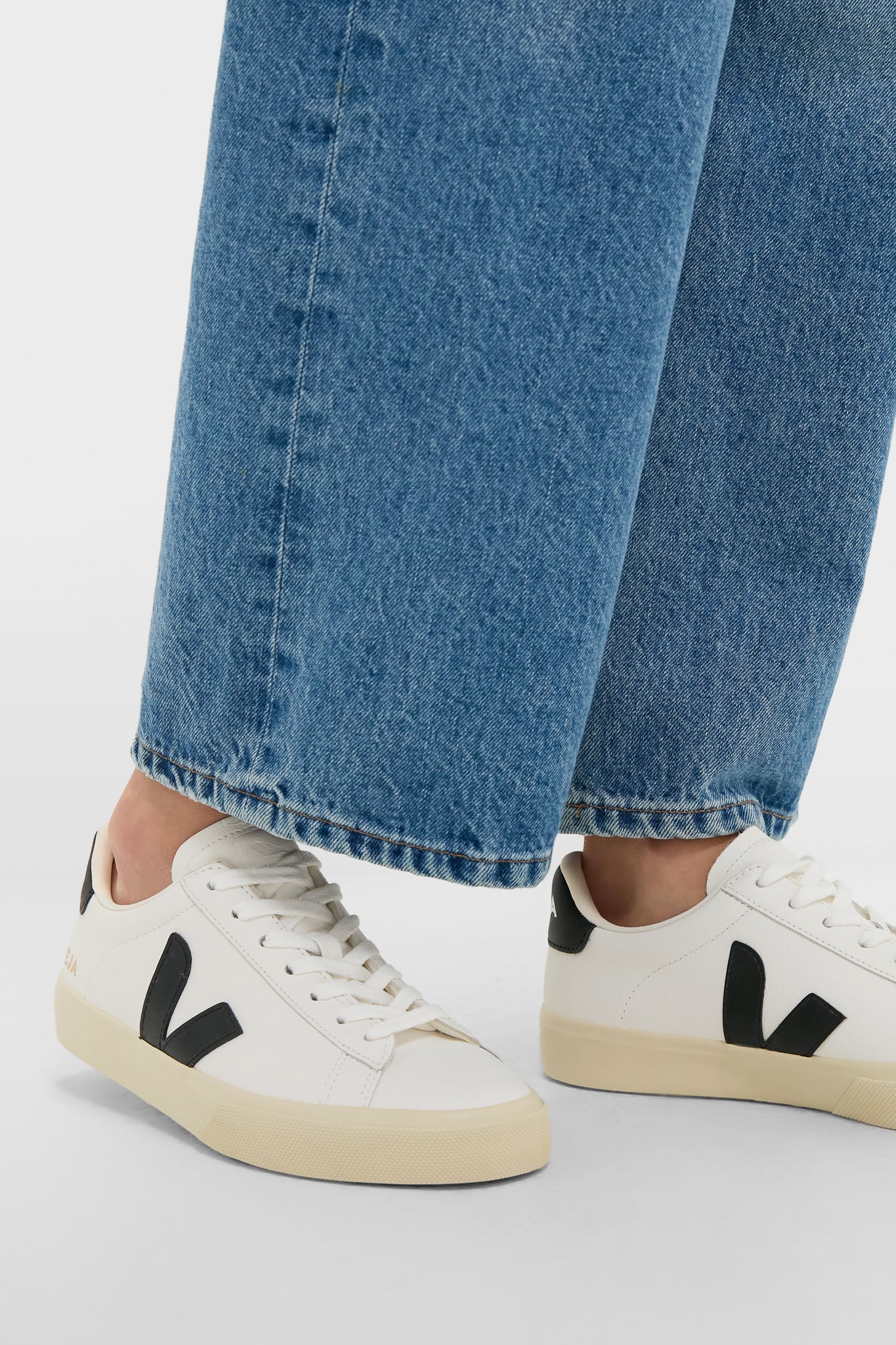 Extra White Black Campo Sneakers