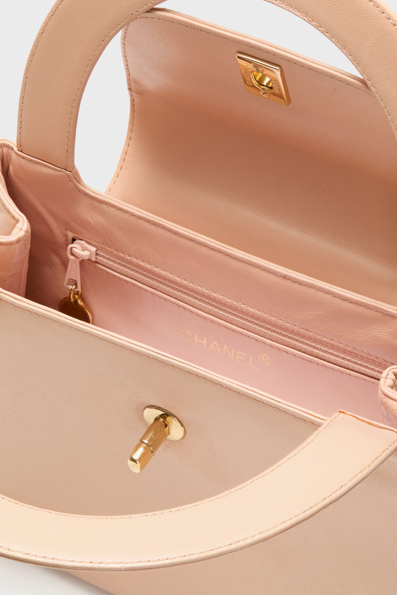 CHANEL Beige Coco Kelly Leather Handbag