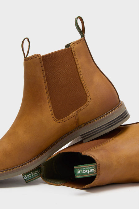 Dark Tan Farsley Chelsea Boots, classic slip-on leather with elastic panels and pull tabs, embody effortless style and high-end craftsmanship for a fun, smart-casual look.