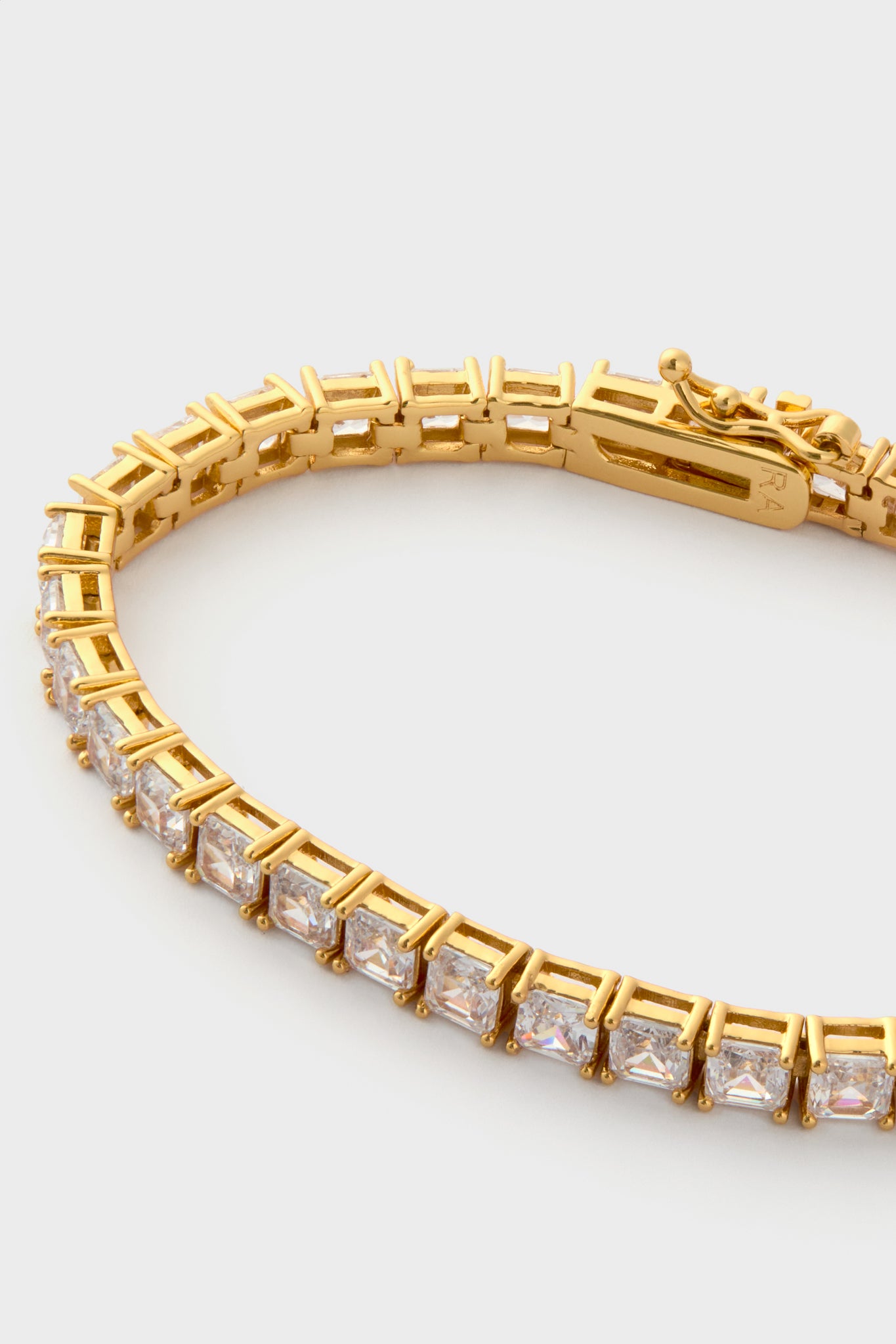 Shiny Gold Gia Tennis Bracelet