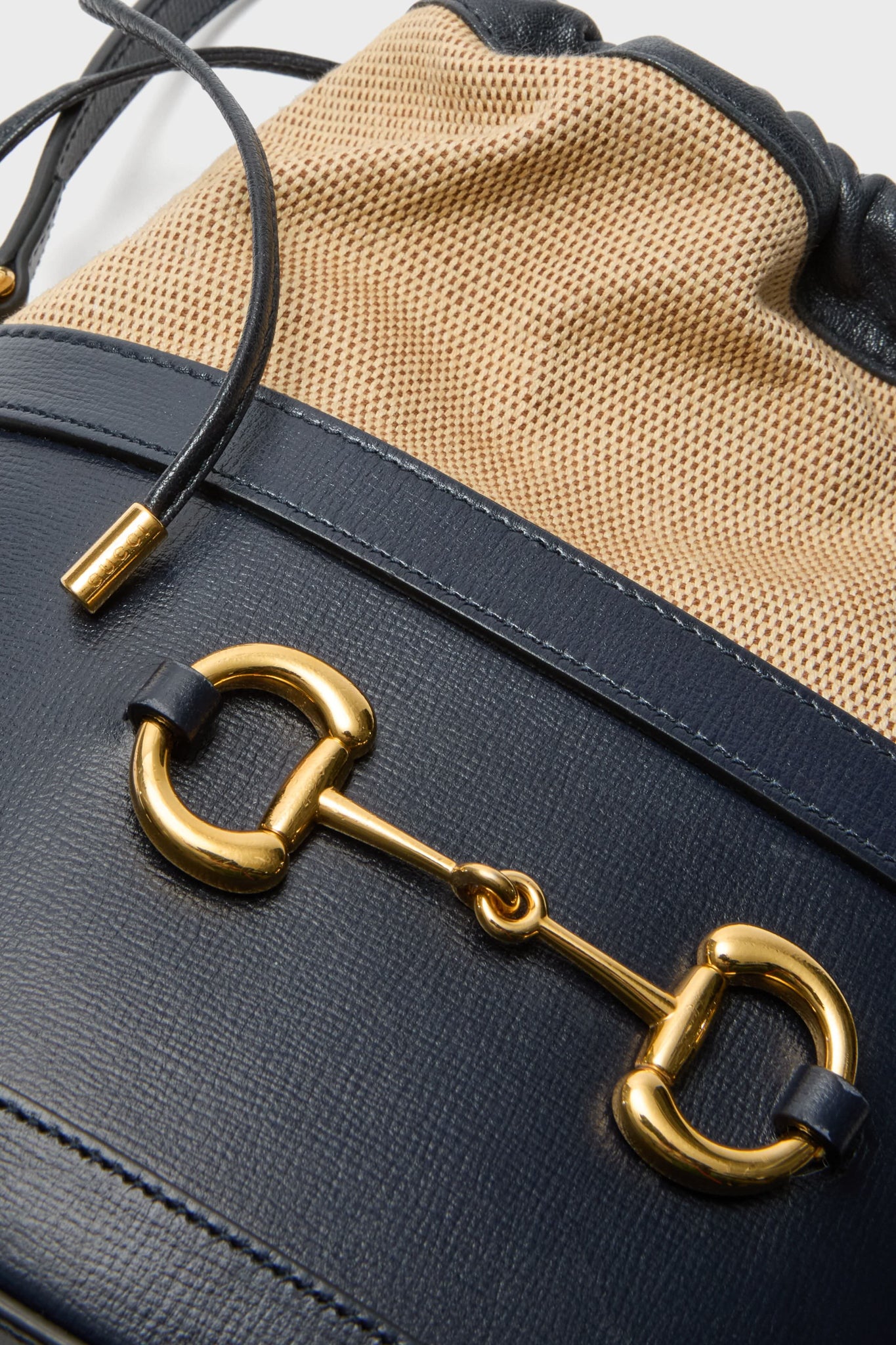 GUCCI Horsebit 1955 Bucket Crossbody Bag