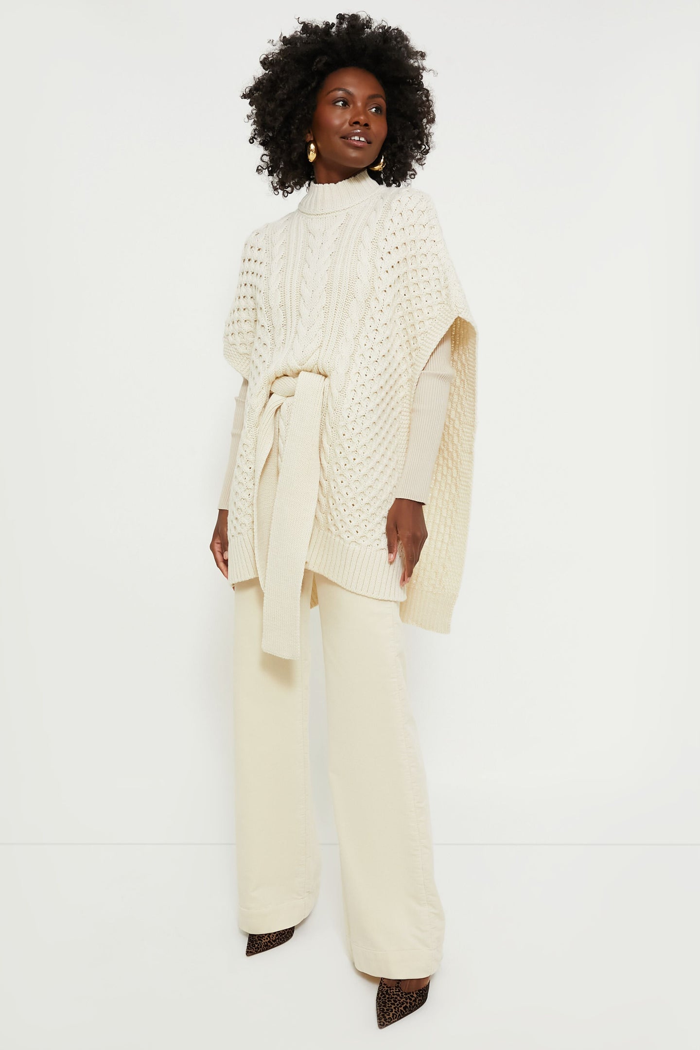 Natural Crocus Horseshoe Cable Cape