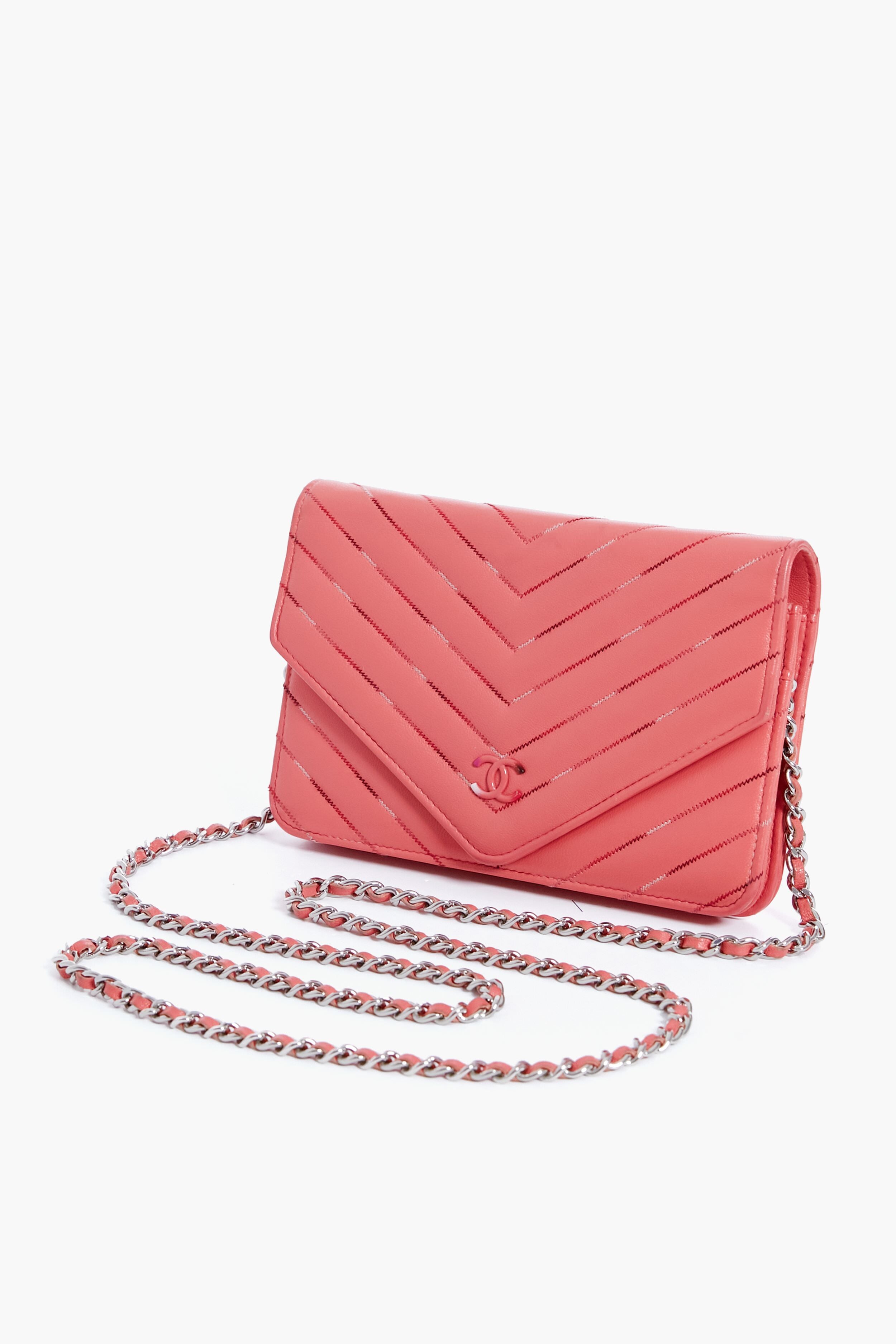 CHANEL Pink Gradient Chevron Wallet On Chain