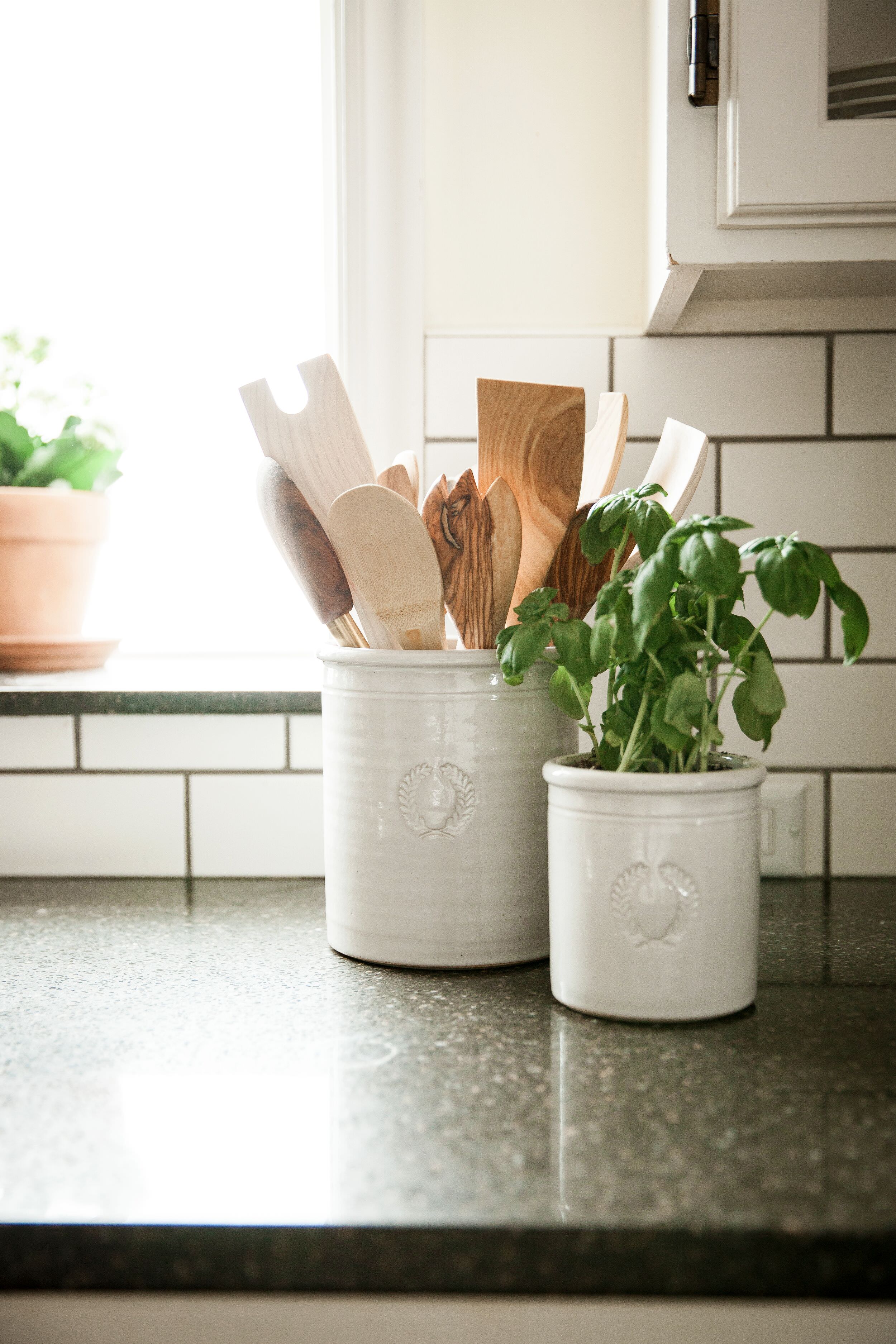 Miller Laurel Farmhouse Crock - Small