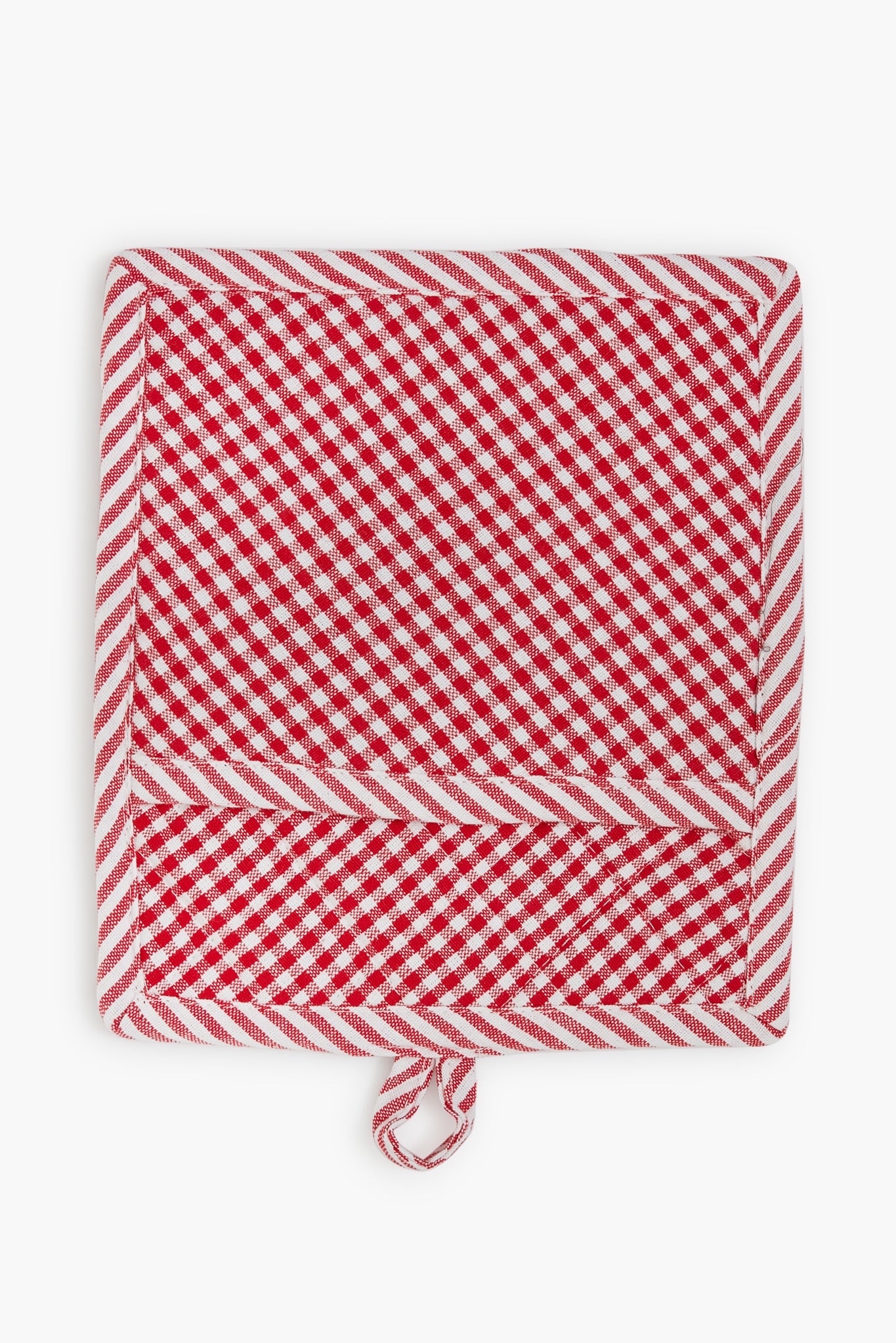 A classic kitchen accessory, the Caton's Wharf Tango Red Chef Stripe Potholder features a red and white checkered design, striped border, fabric hanging loop, and is crafted from 100% cotton.