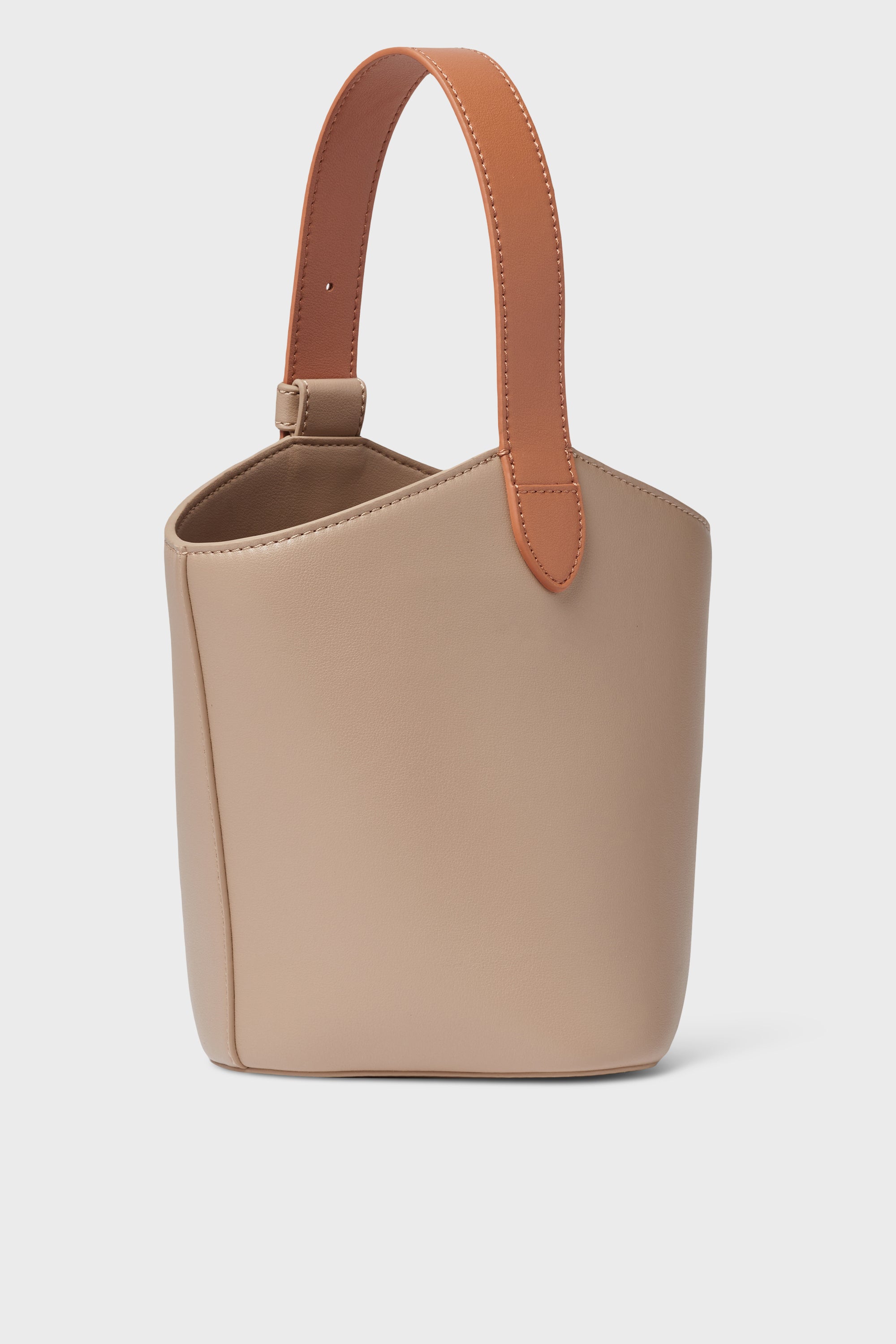 The Structured Bucket Bag – Neely & Chloe