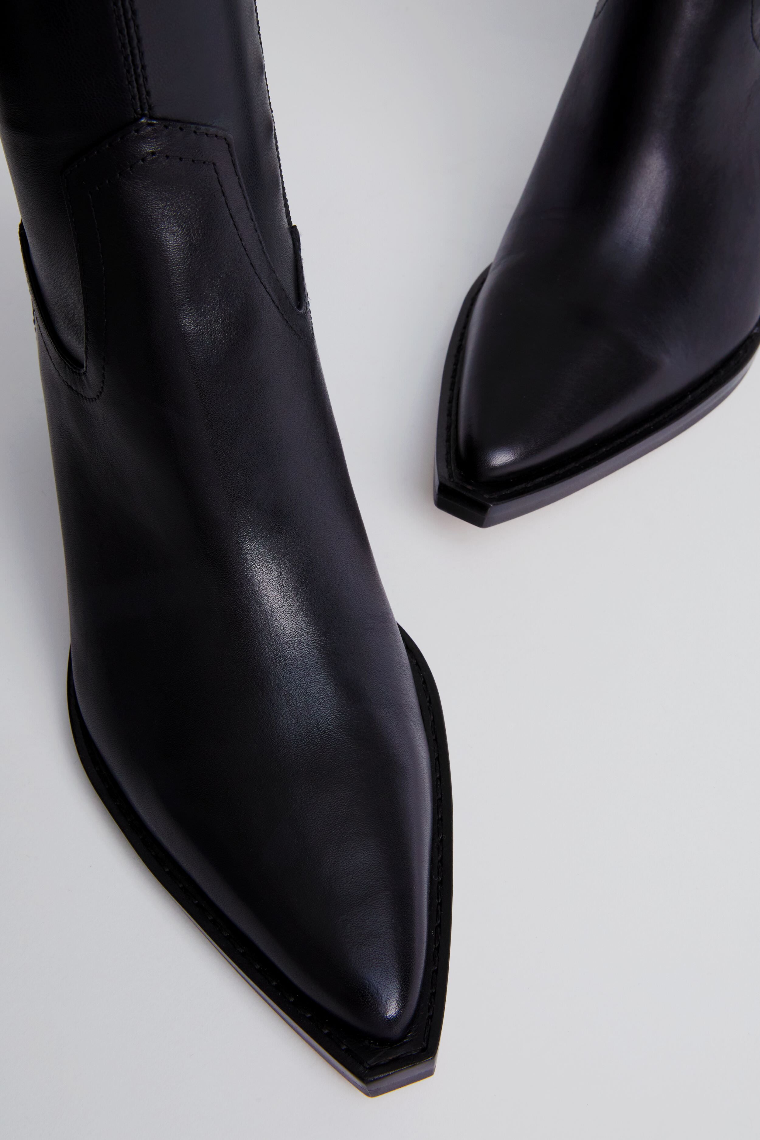 Black Rutger Booties
