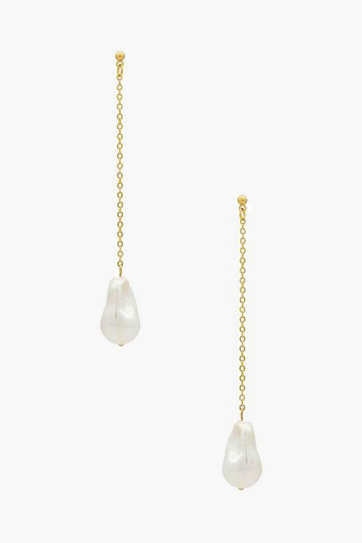 The Petit Moments Gold Wren Earrings feature gold chains and irregular faux pearls at the ends, bringing a touch of elegance to any look.
