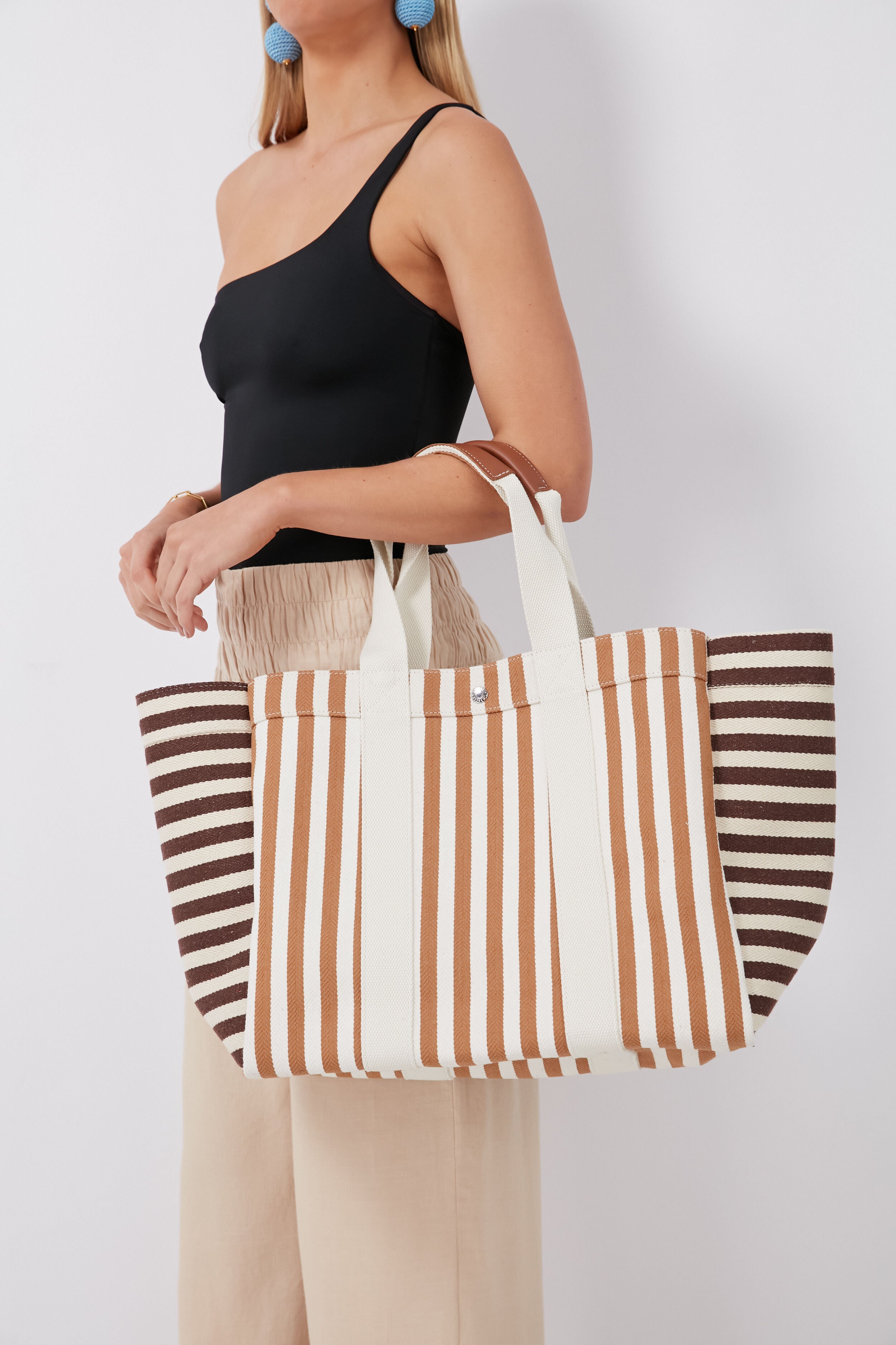 Medium Tote Bag in Palais Royal Camel