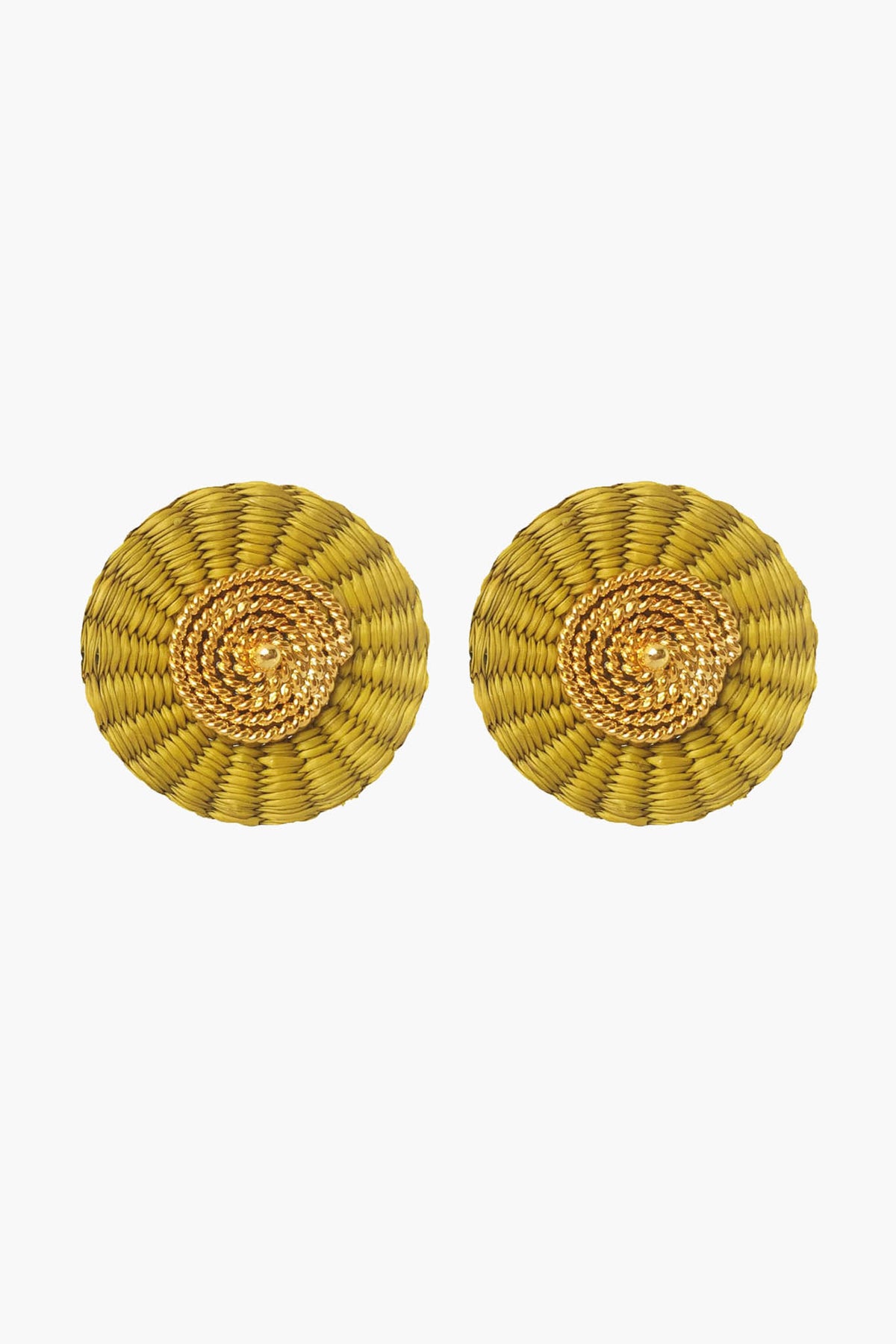 Ana Carolina Valencia's gold-plated iraca palm earrings feature a concentric circular design, perfect for fans of handmade jewelry.