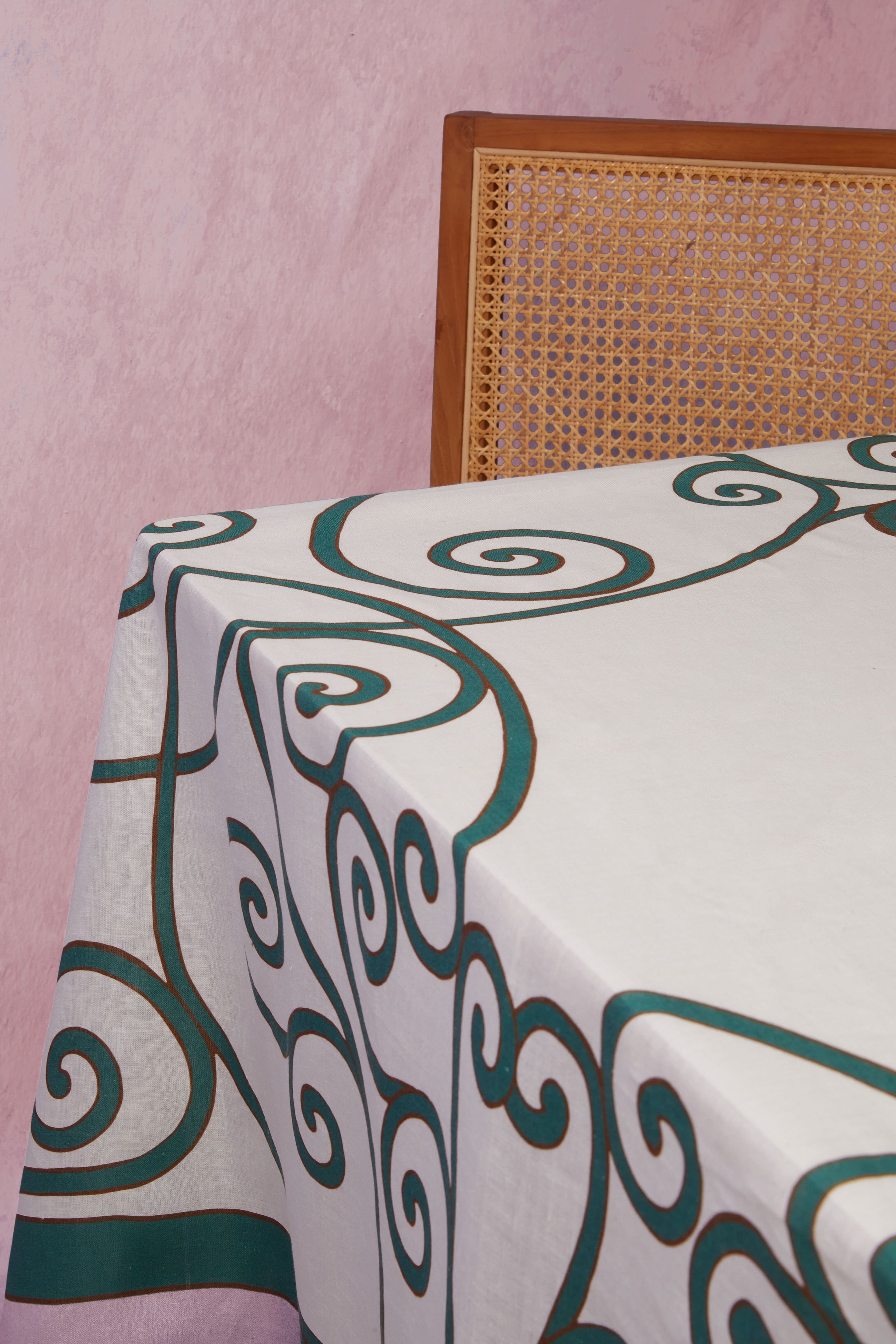 Cortile Lilac Large Tablecloth