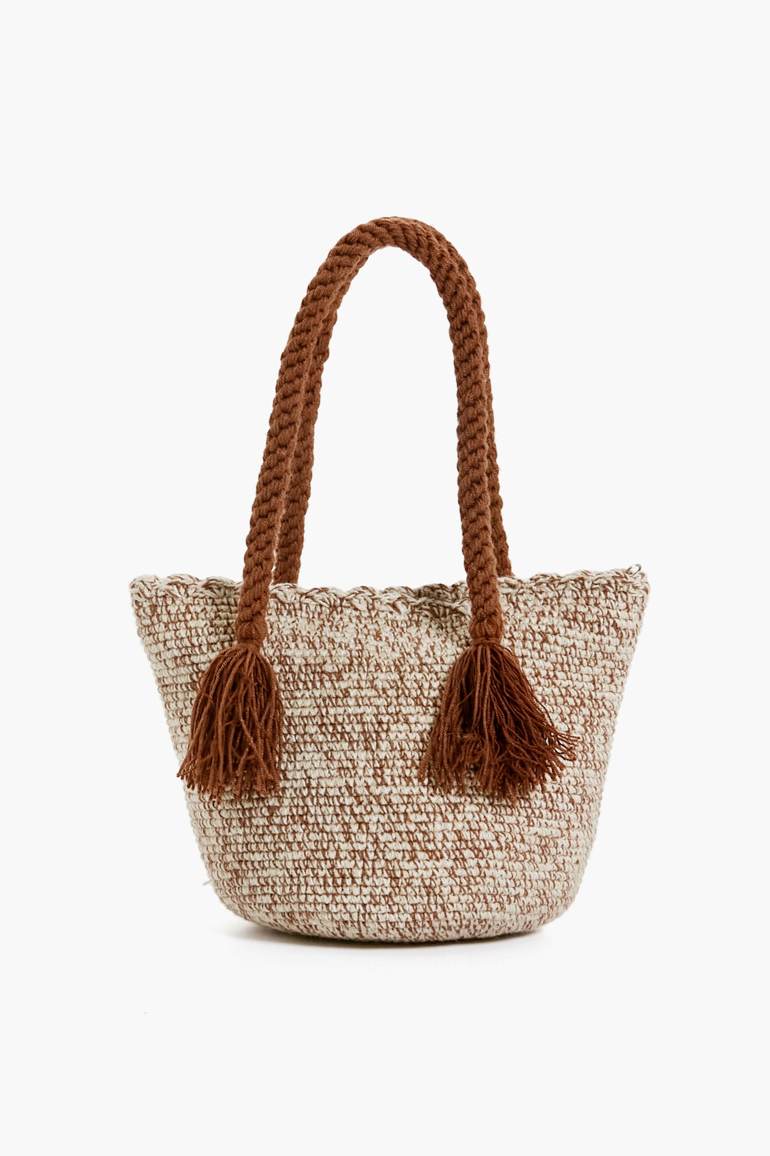 Fashion :: Bags & Purses :: V Tassel large straw bags with leather handles