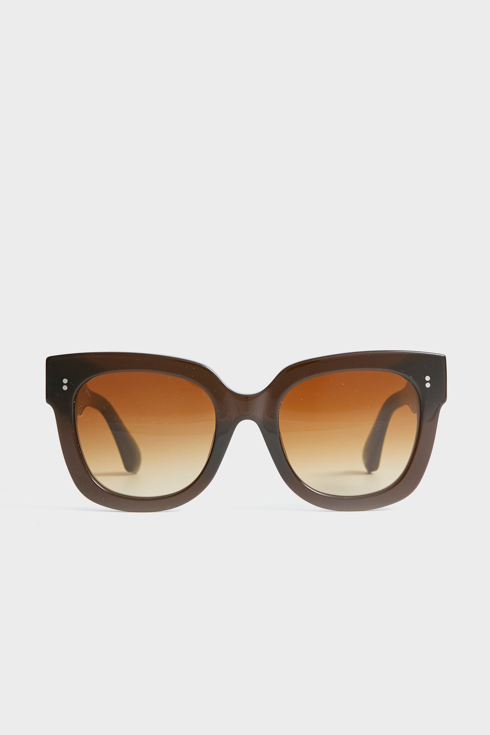 Chimi brown D-shaped frame sunglasses with gradient brown lenses offer 100% UVA and UVB protection.