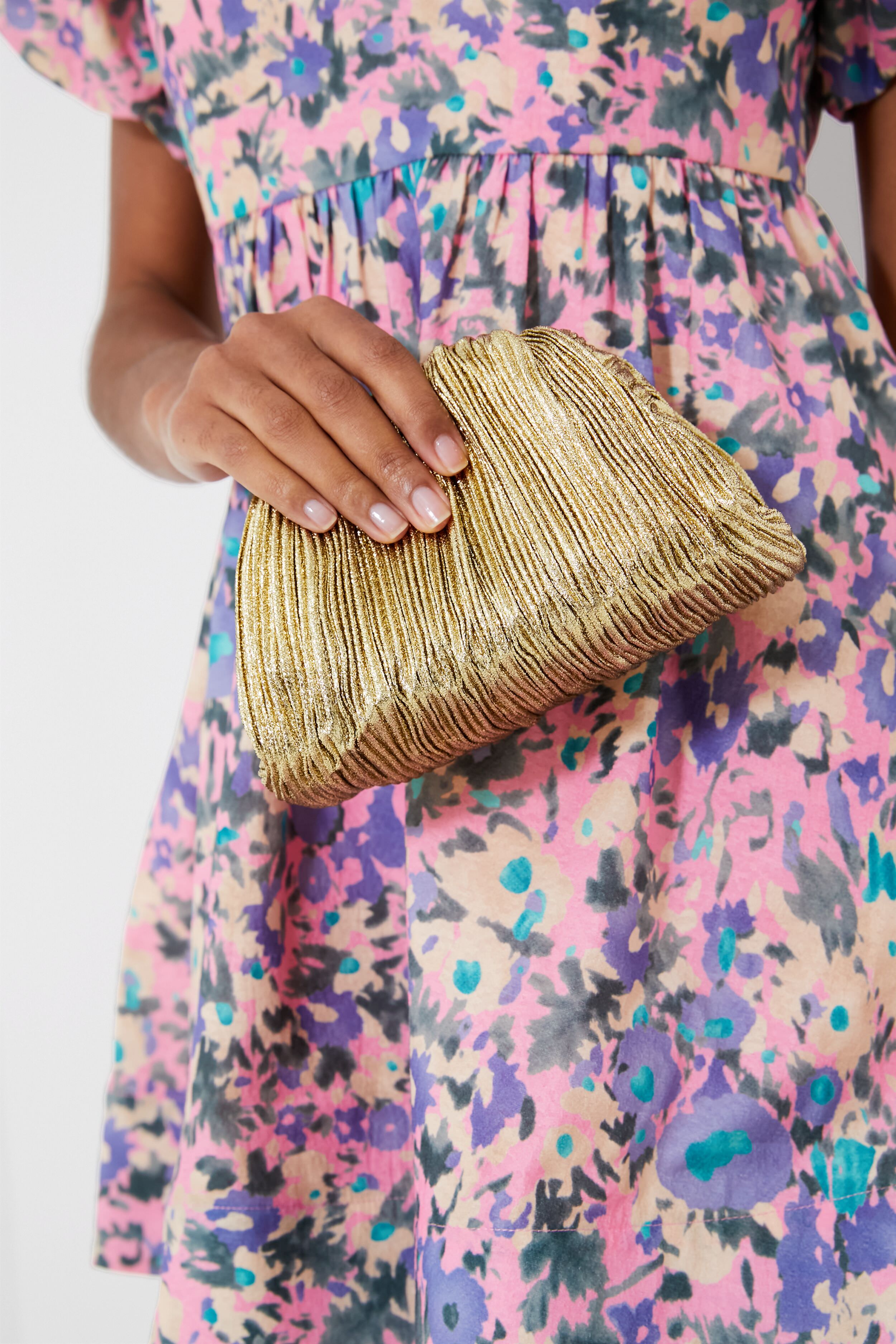 Oro Lame Bailey Pleated Clutch
