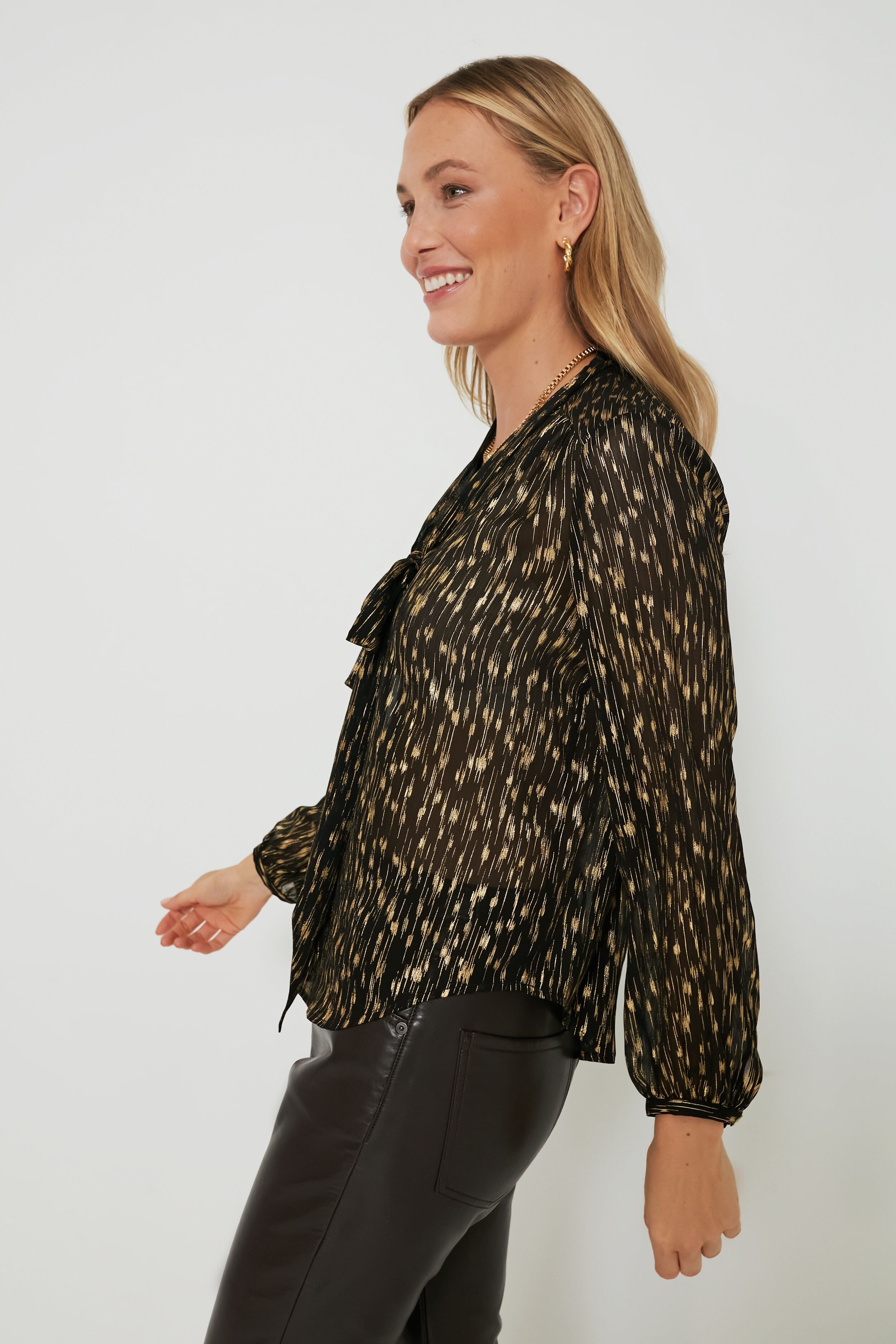 Black Metallic Eva Blouse | Tuckernuck