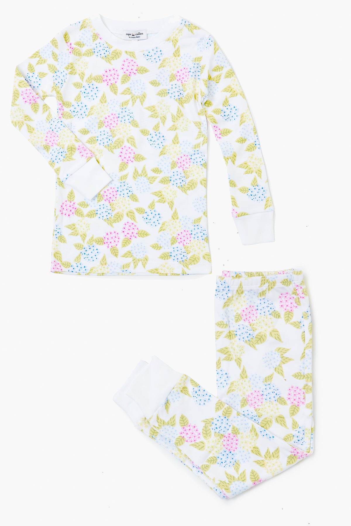 LouLou Baker’s long-sleeve Pima cotton toddler pajamas feature a pastel hydrangea floral print in pink, blue, and green. This set includes a top and matching pants—perfect for cozy nights or coordinating with sibling pajamas.