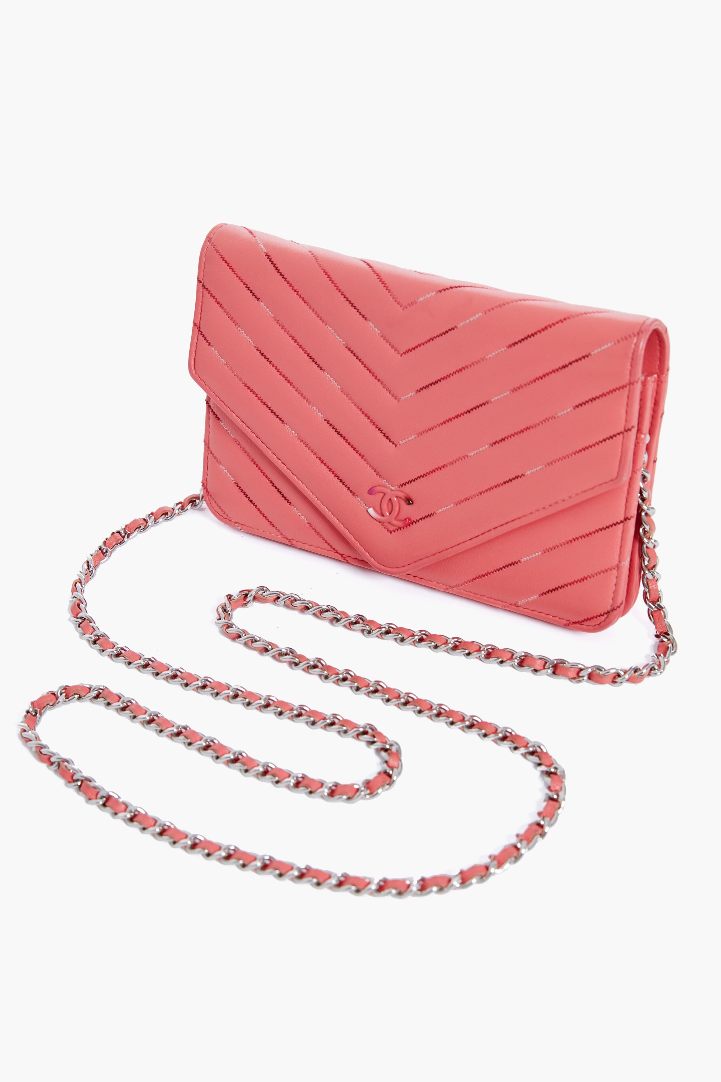 CHANEL Pink Gradient Chevron Wallet On Chain