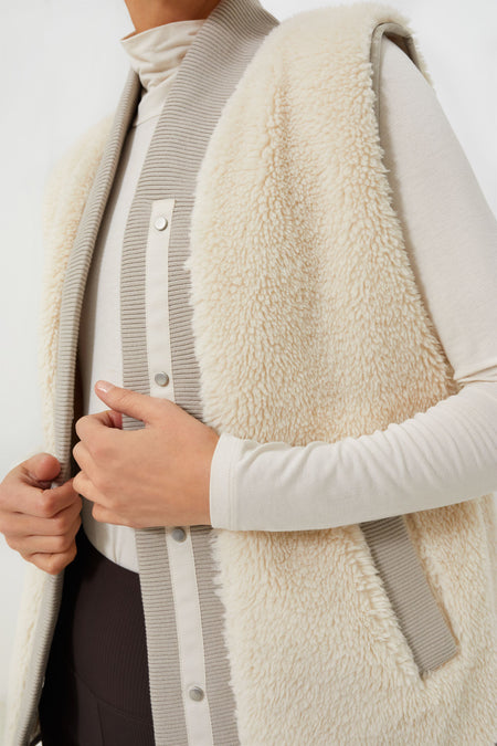 Dove Sandshell Covey Reversible Quilt Gilet