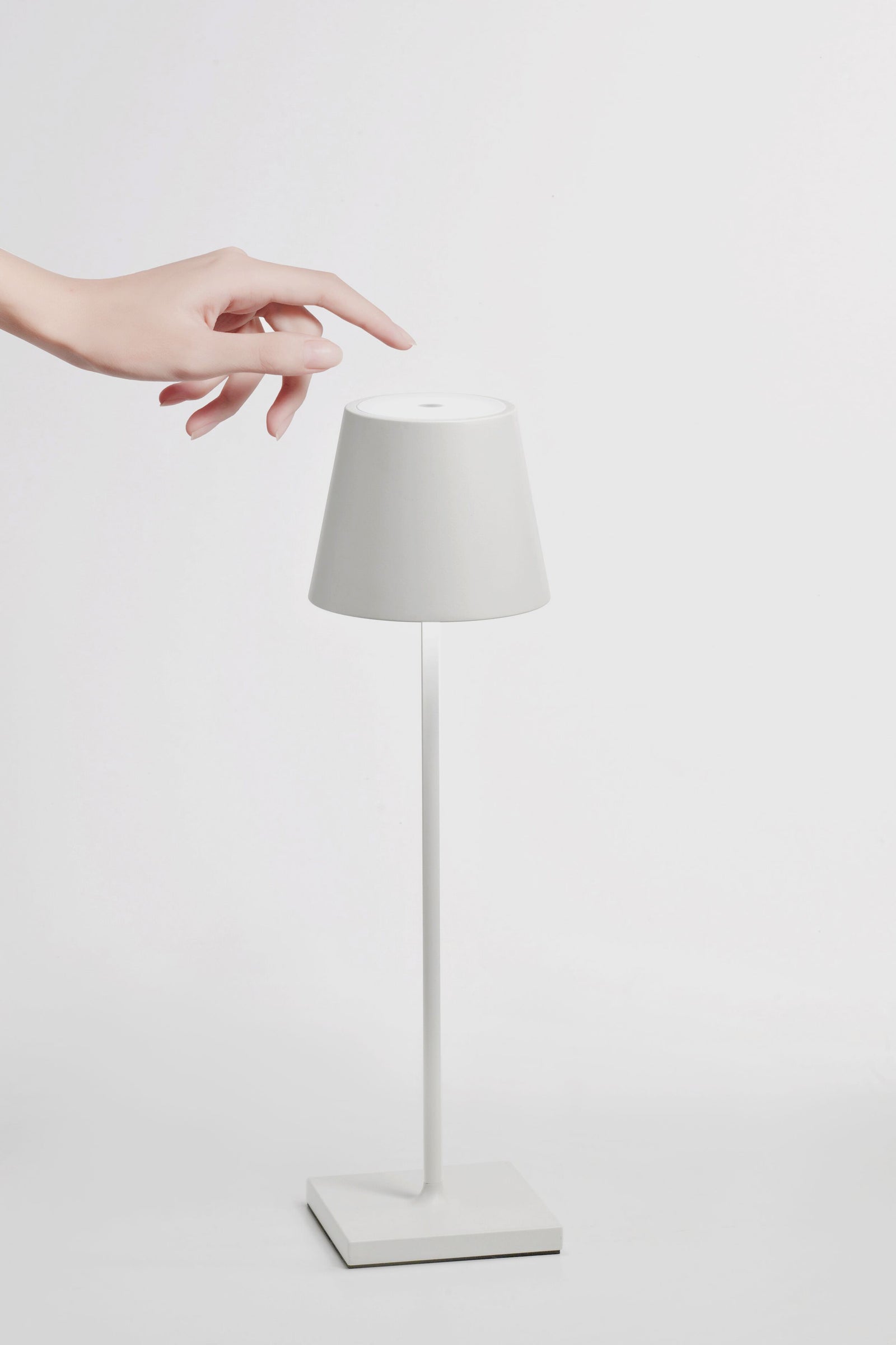 White Poldina Pro Table Lamp