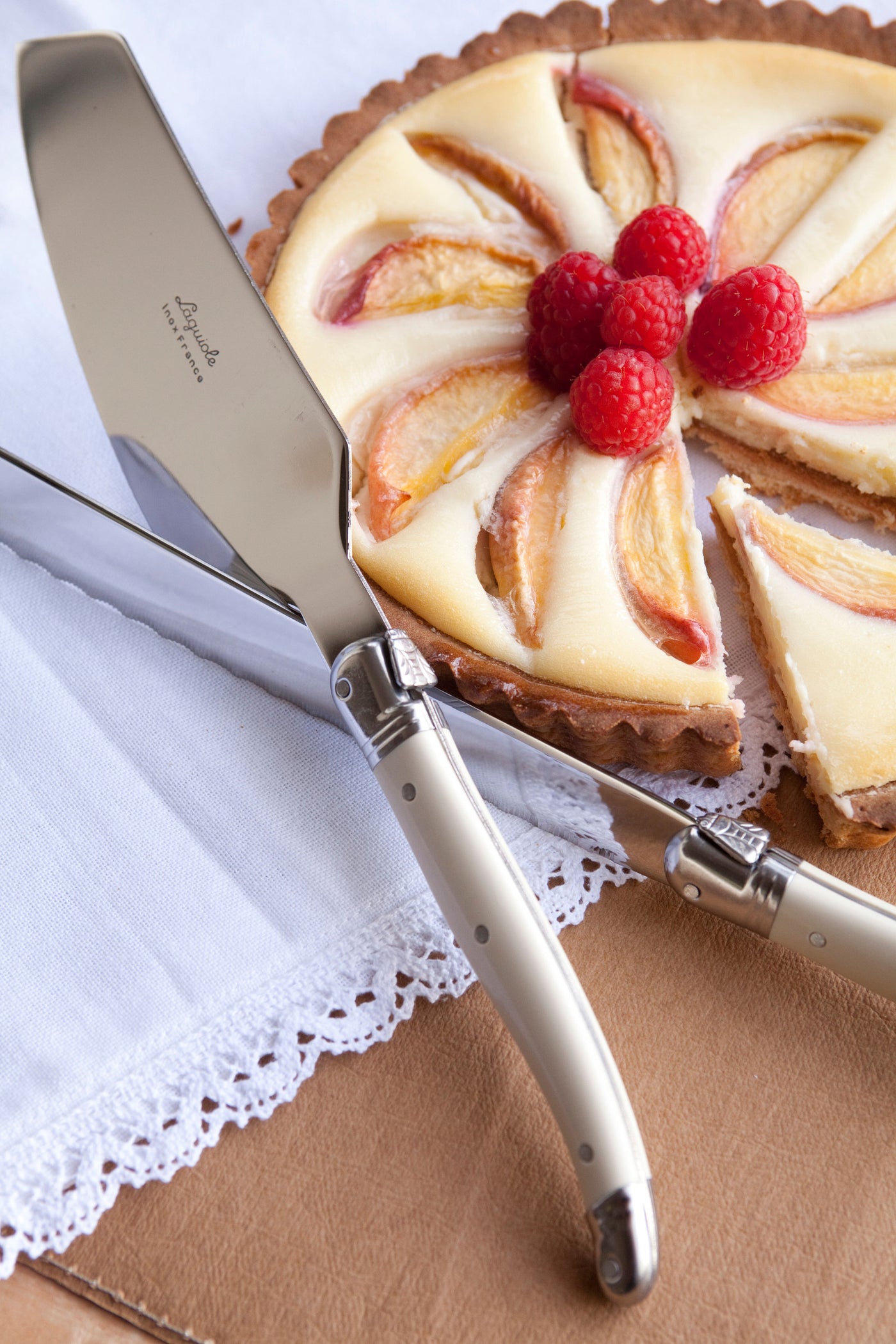 Cake Set Ivory Cake Slicer and Bread Knife